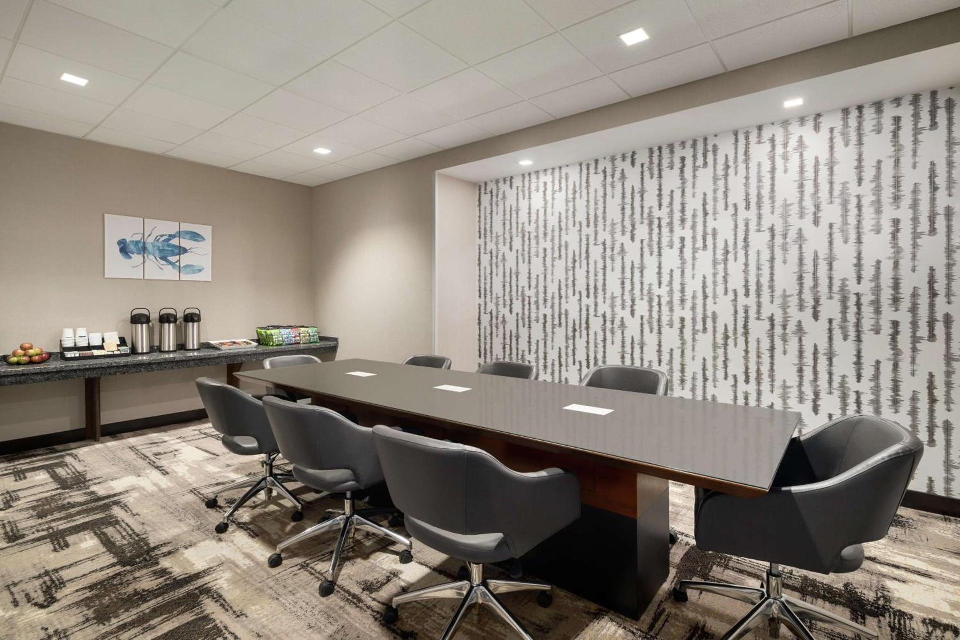 Hampton Inn Portland Downtown Waterfront photo 25