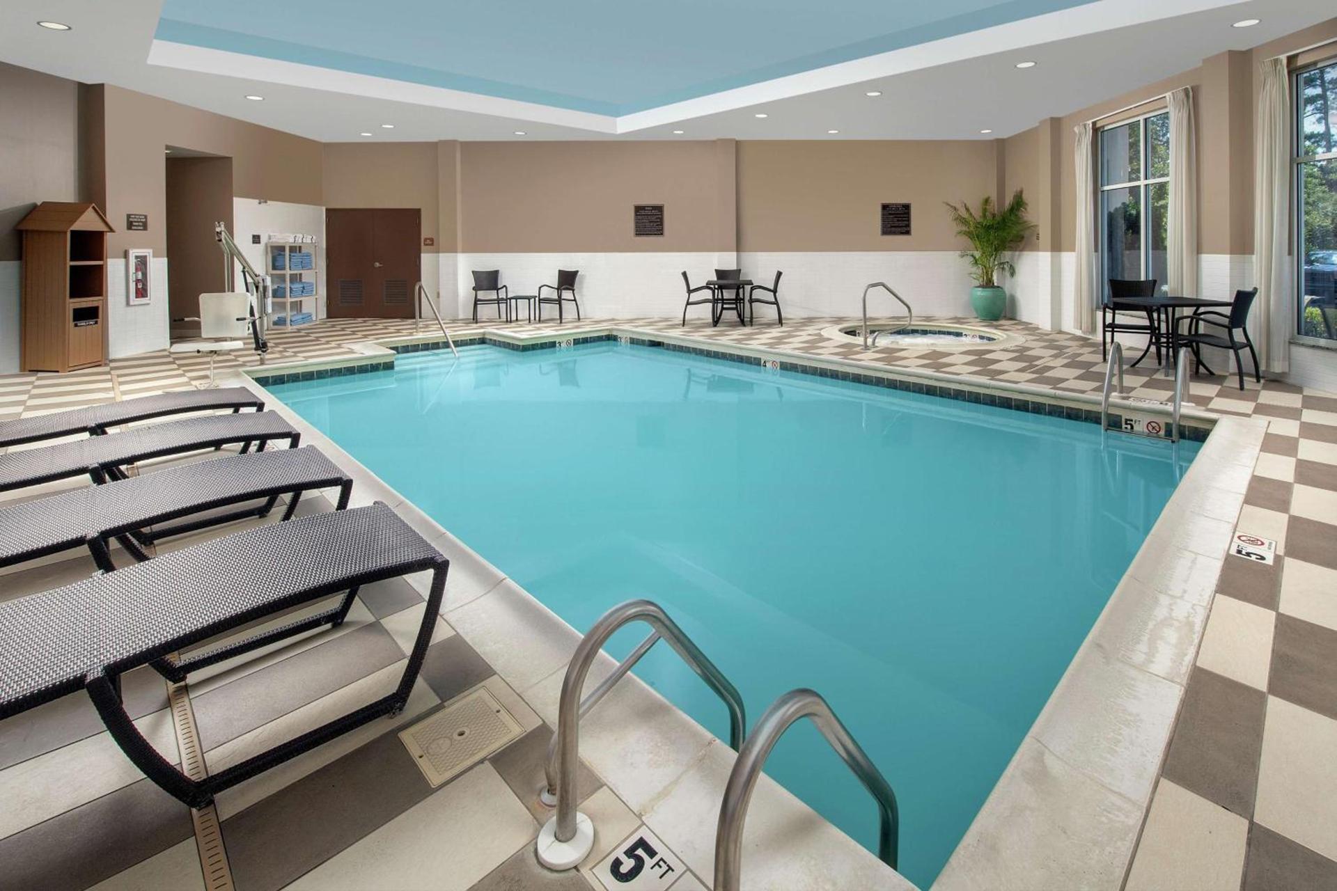 Embassy Suites by Hilton Birmingham Hoover photo 7