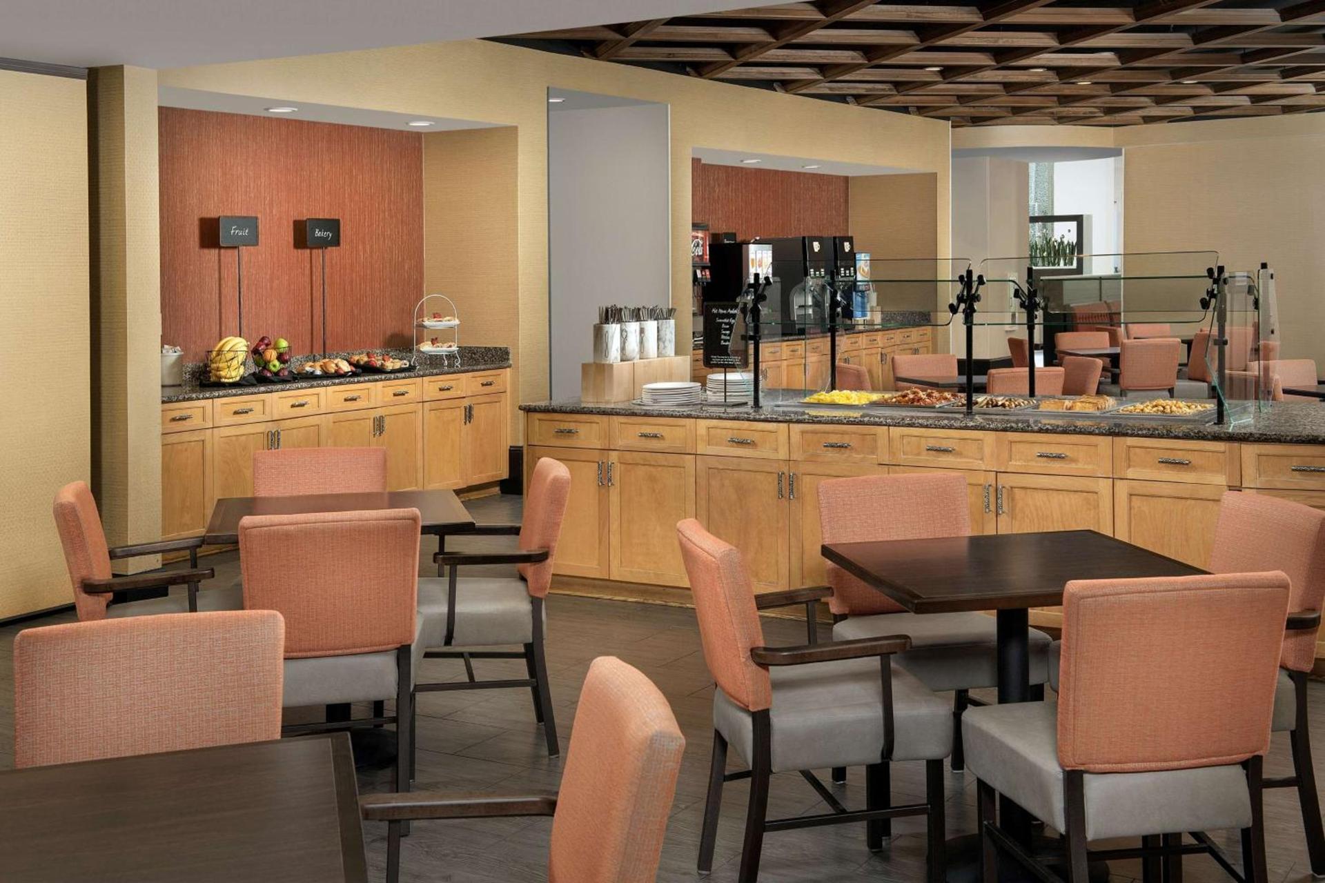 Embassy Suites by Hilton Birmingham Hoover photo 9