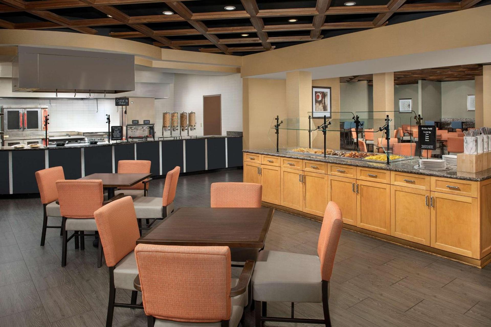 Embassy Suites by Hilton Birmingham Hoover photo 8