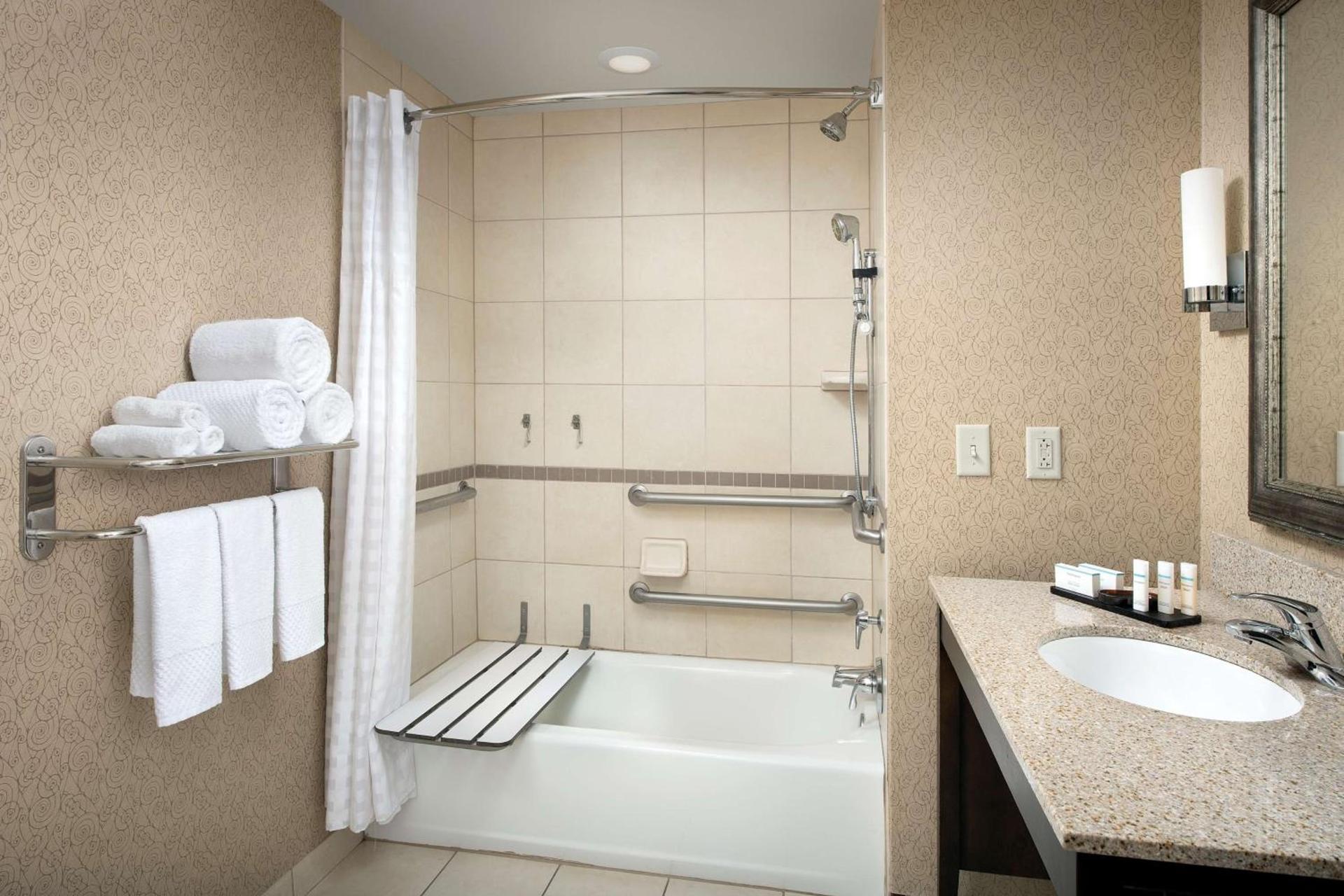 Embassy Suites by Hilton Birmingham Hoover photo 16