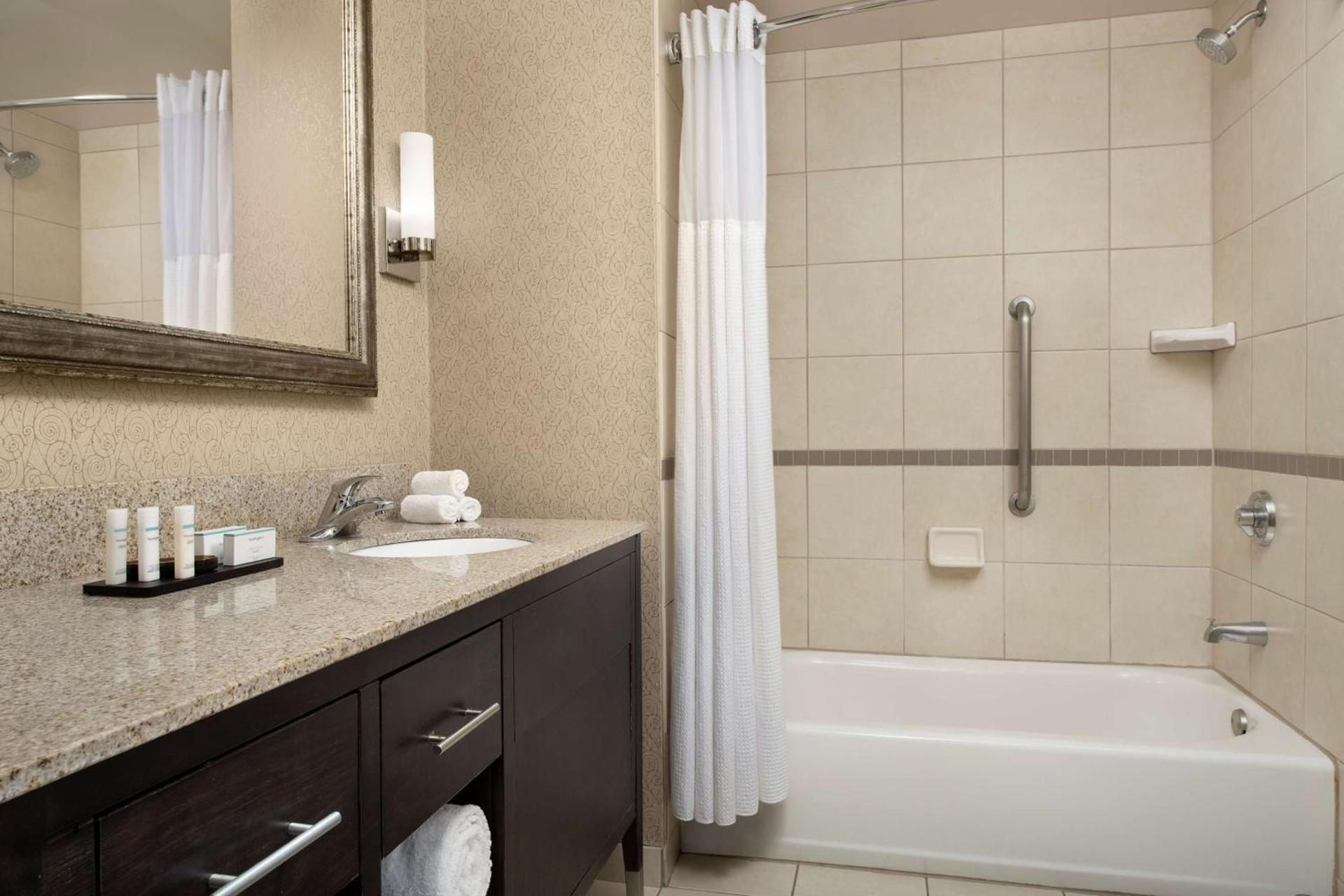 Embassy Suites by Hilton Birmingham Hoover photo 17