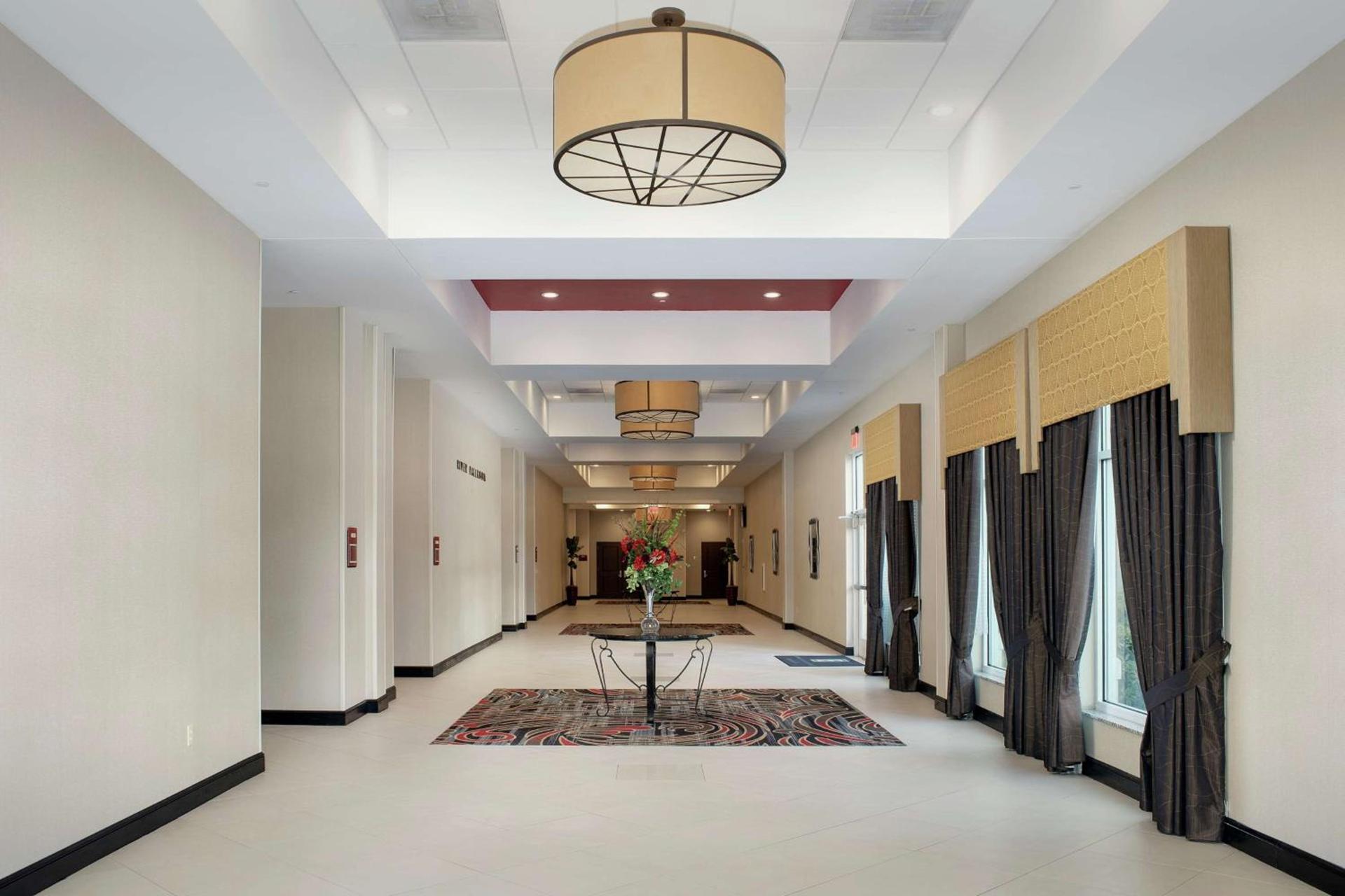Embassy Suites by Hilton Birmingham Hoover photo 28
