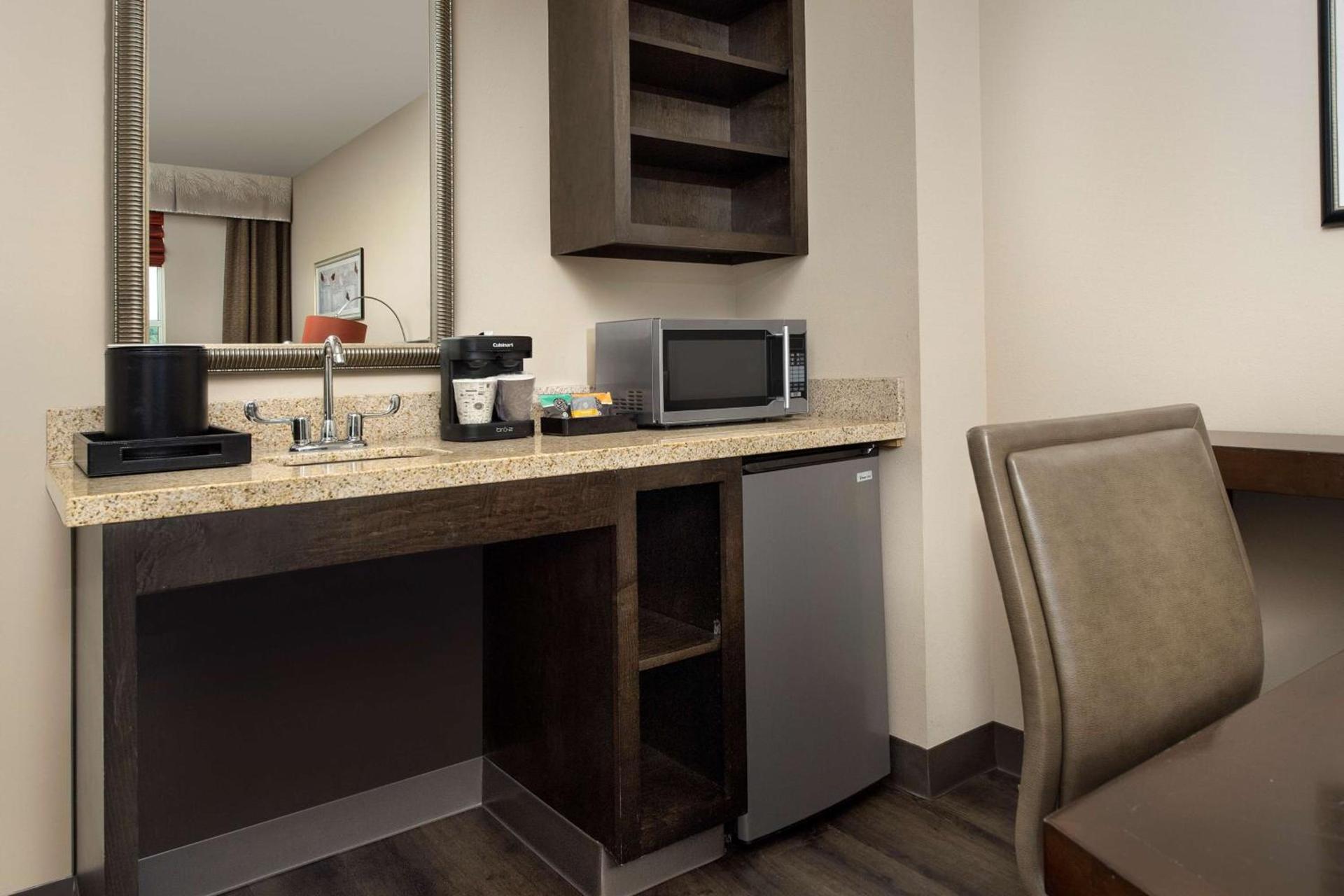 Embassy Suites by Hilton Birmingham Hoover photo 32
