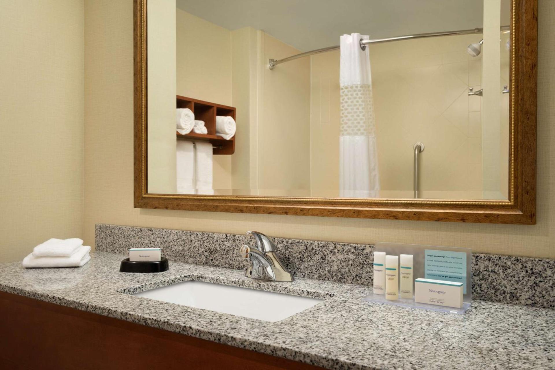 Hampton Inn Lehighton - Jim Thorpe photo 16