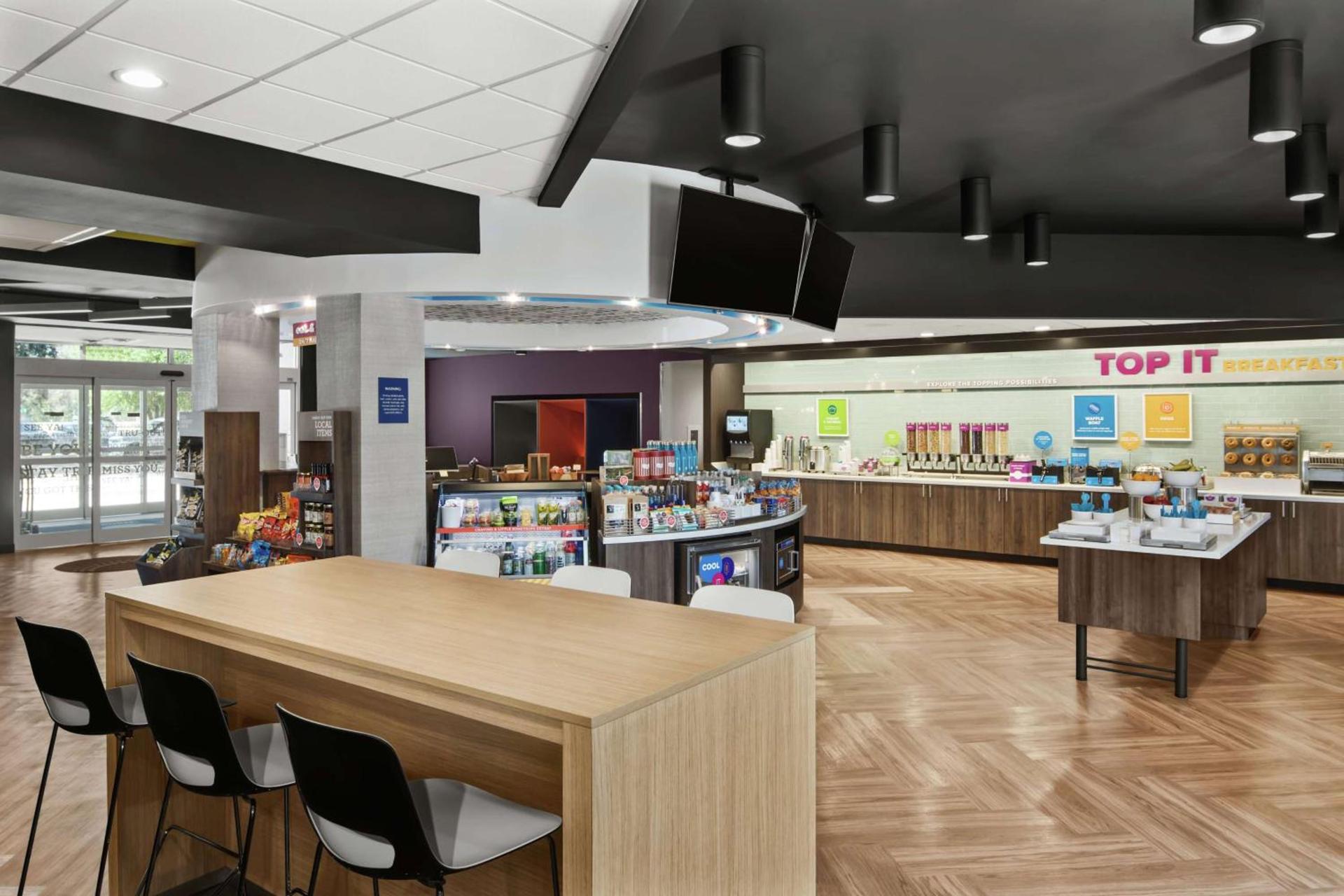 Tru By Hilton Savannah Midtown photo 11