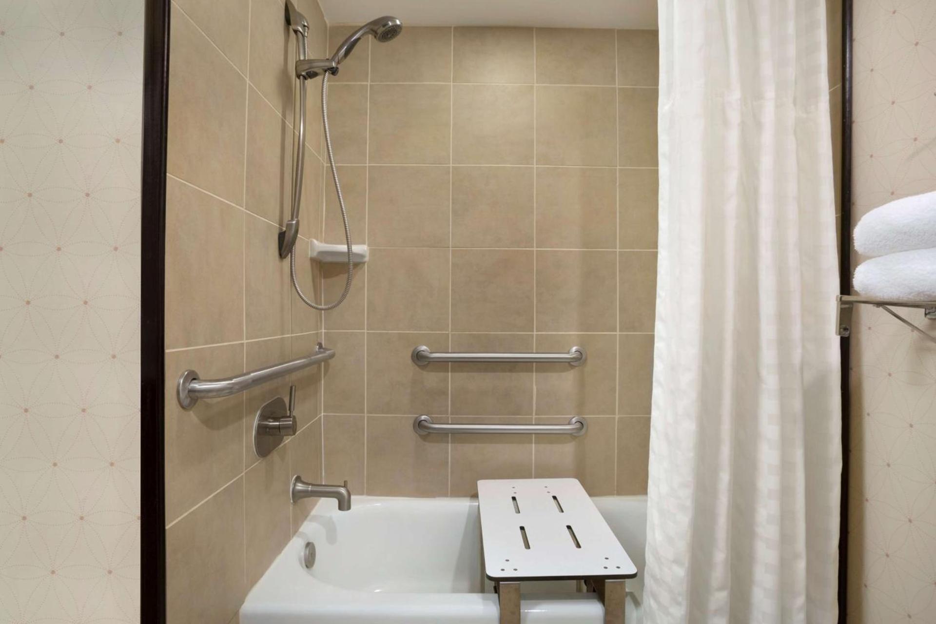 Embassy Suites by Hilton Jackson North Ridgeland photo 26