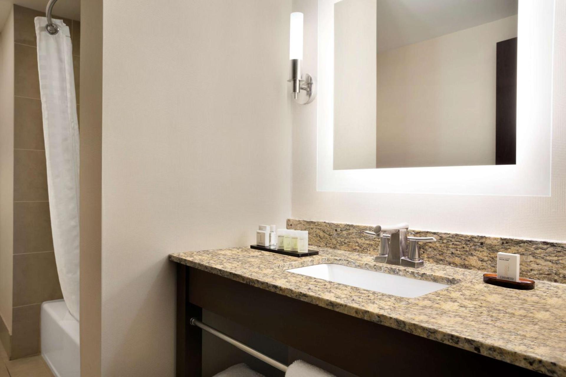 Embassy Suites by Hilton Jackson North Ridgeland photo 30