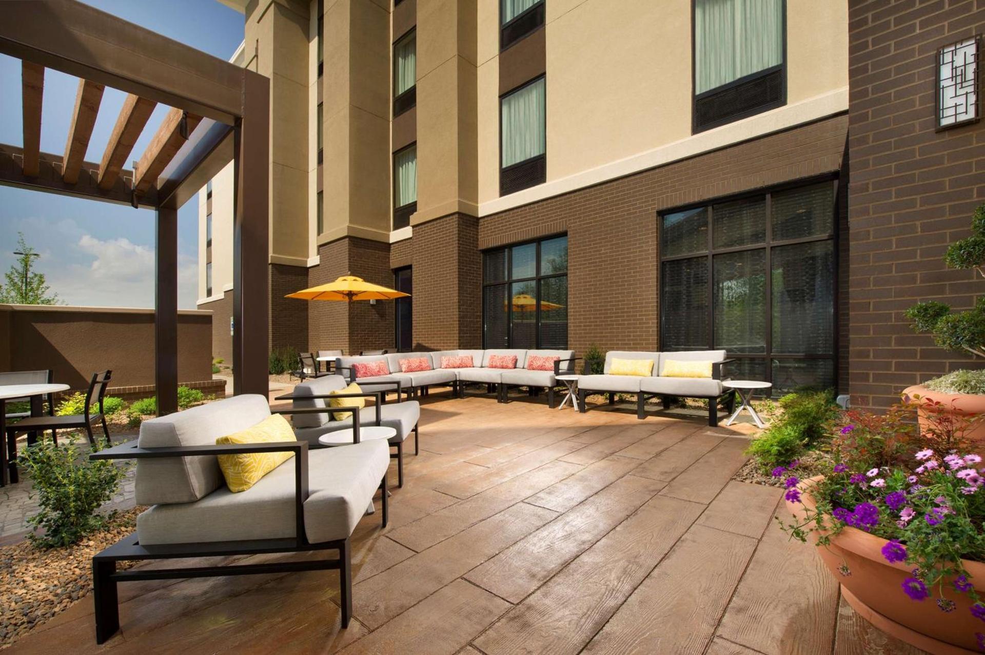 Hampton Inn Louisville East Hurstbourne photo 5