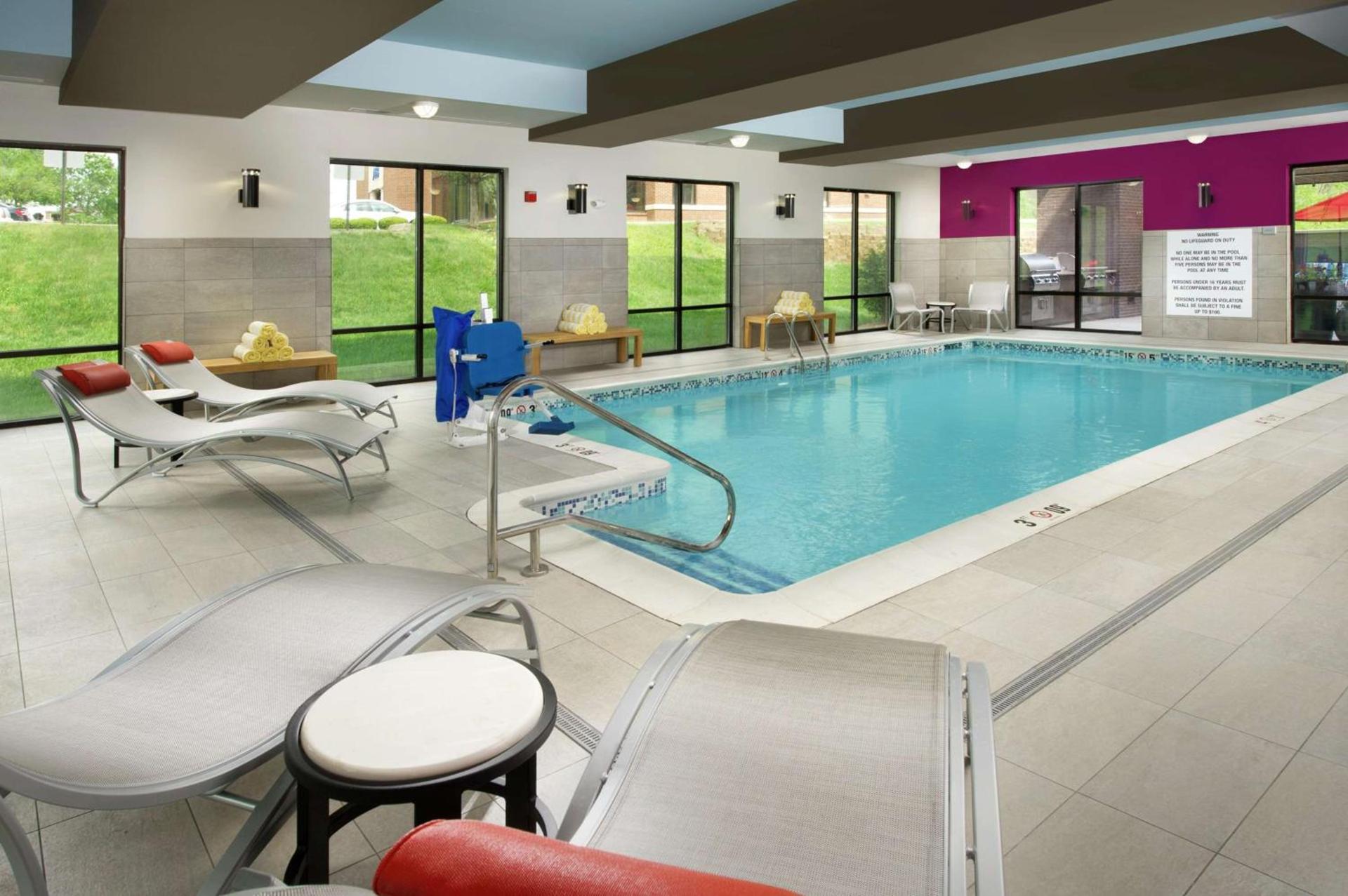 Hampton Inn Louisville East Hurstbourne photo 9