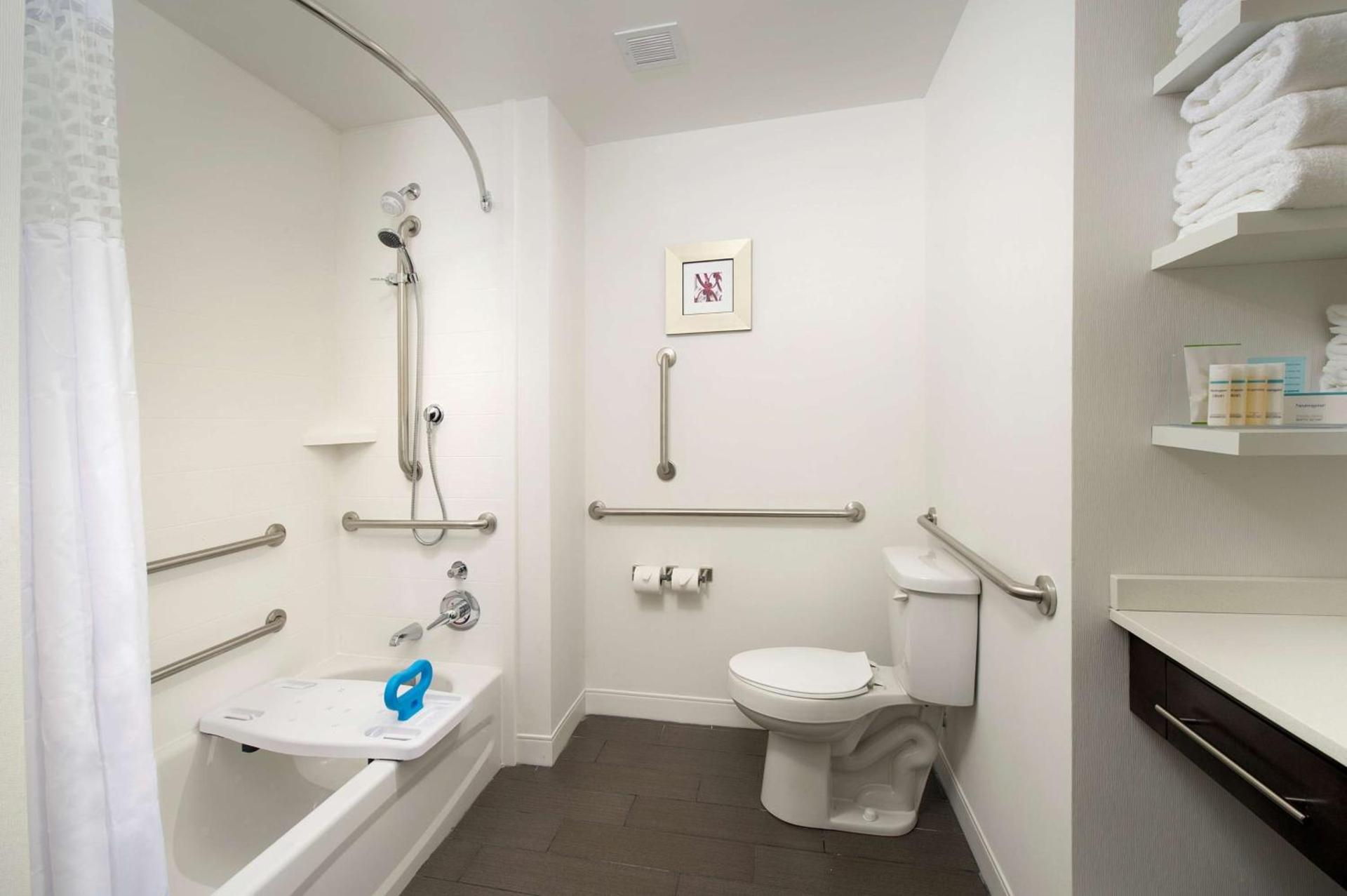 Hampton Inn Louisville East Hurstbourne photo 15