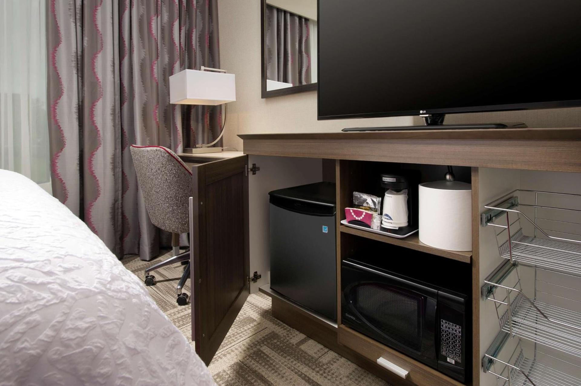 Hampton Inn Louisville East Hurstbourne photo 25