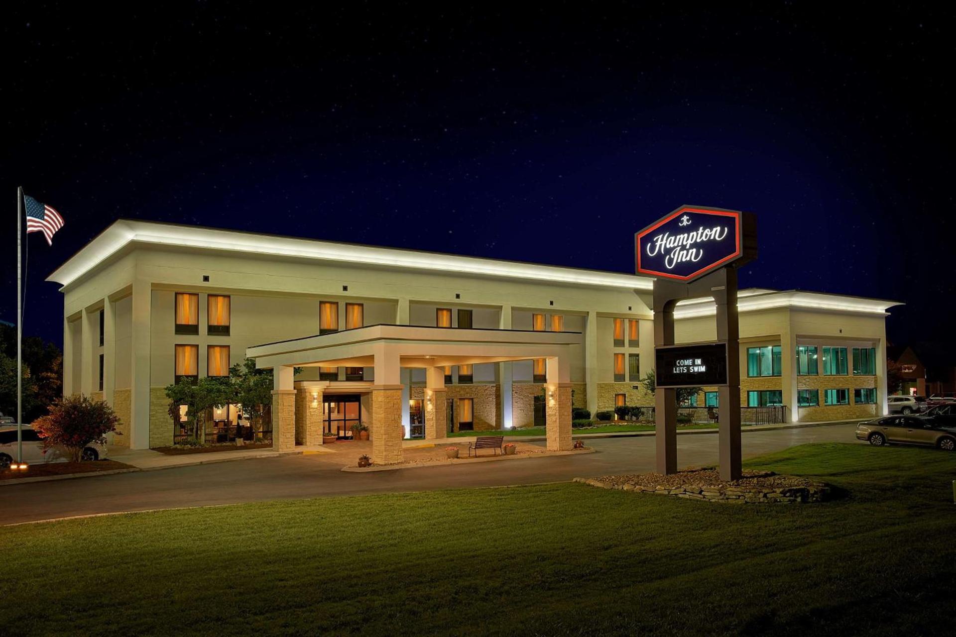 Hampton Inn Sevierville photo 3