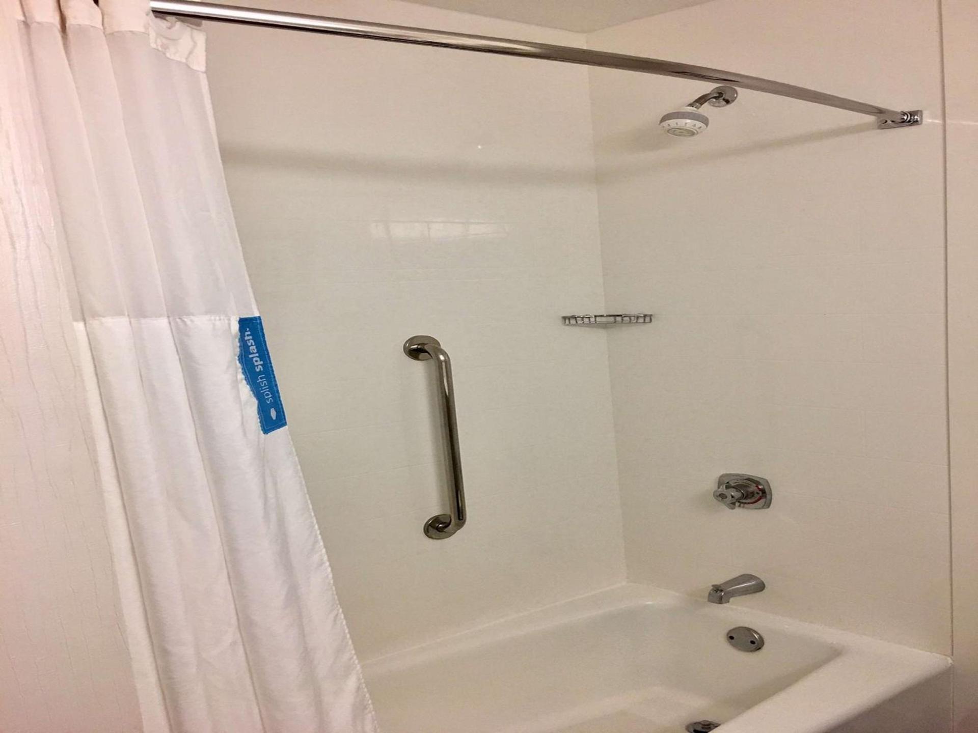 Hampton Inn Sevierville photo 18