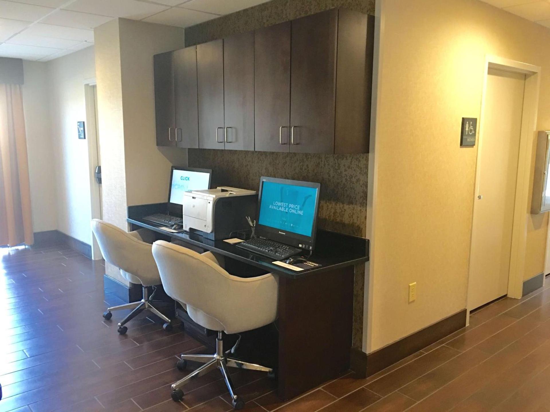 Hampton Inn Sevierville photo 40