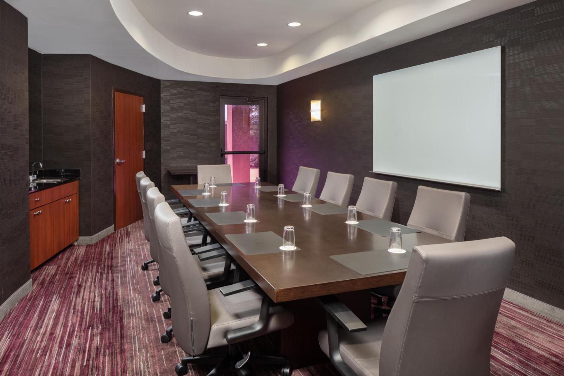 Courtyard by Marriott Anniston Oxford photo 8