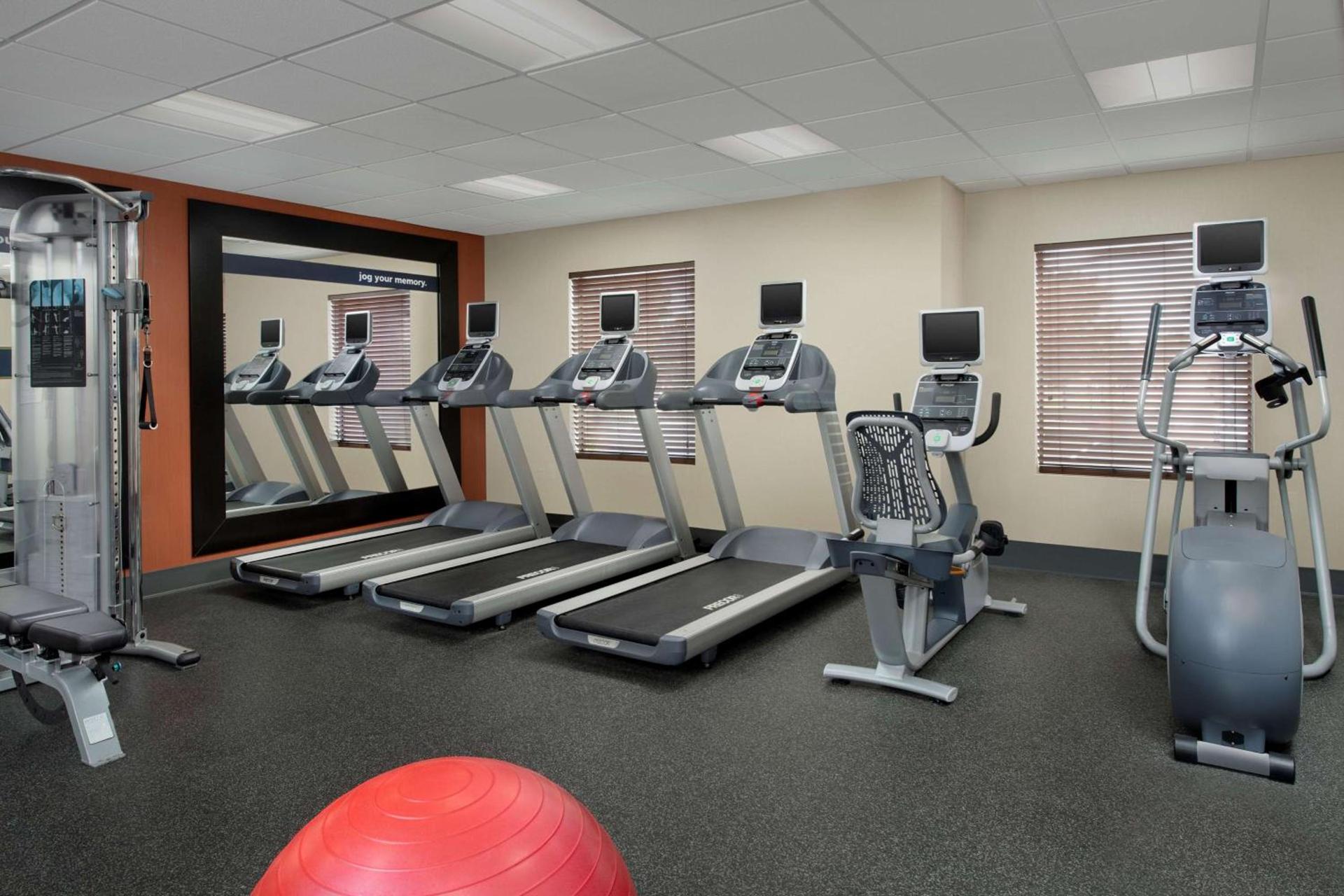 Hampton Inn Knoxville Clinton I-75 photo 12