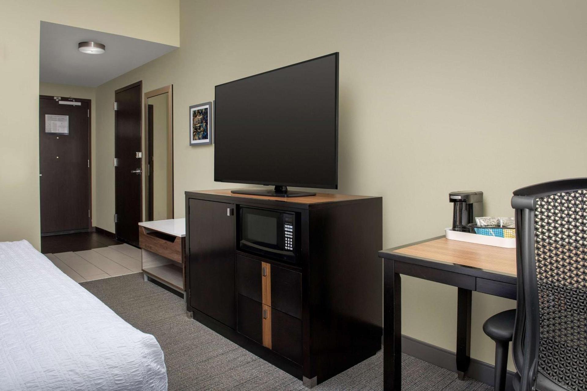 Hampton Inn Knoxville Clinton I-75 photo 13