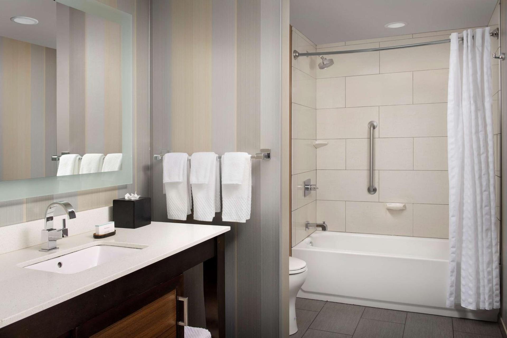Embassy Suites by Hilton Knoxville West photo 16