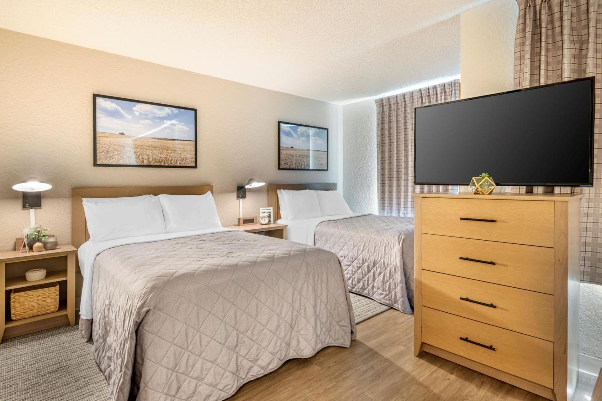 InTown Suites Extended Stay Fort Myers FL photo 12