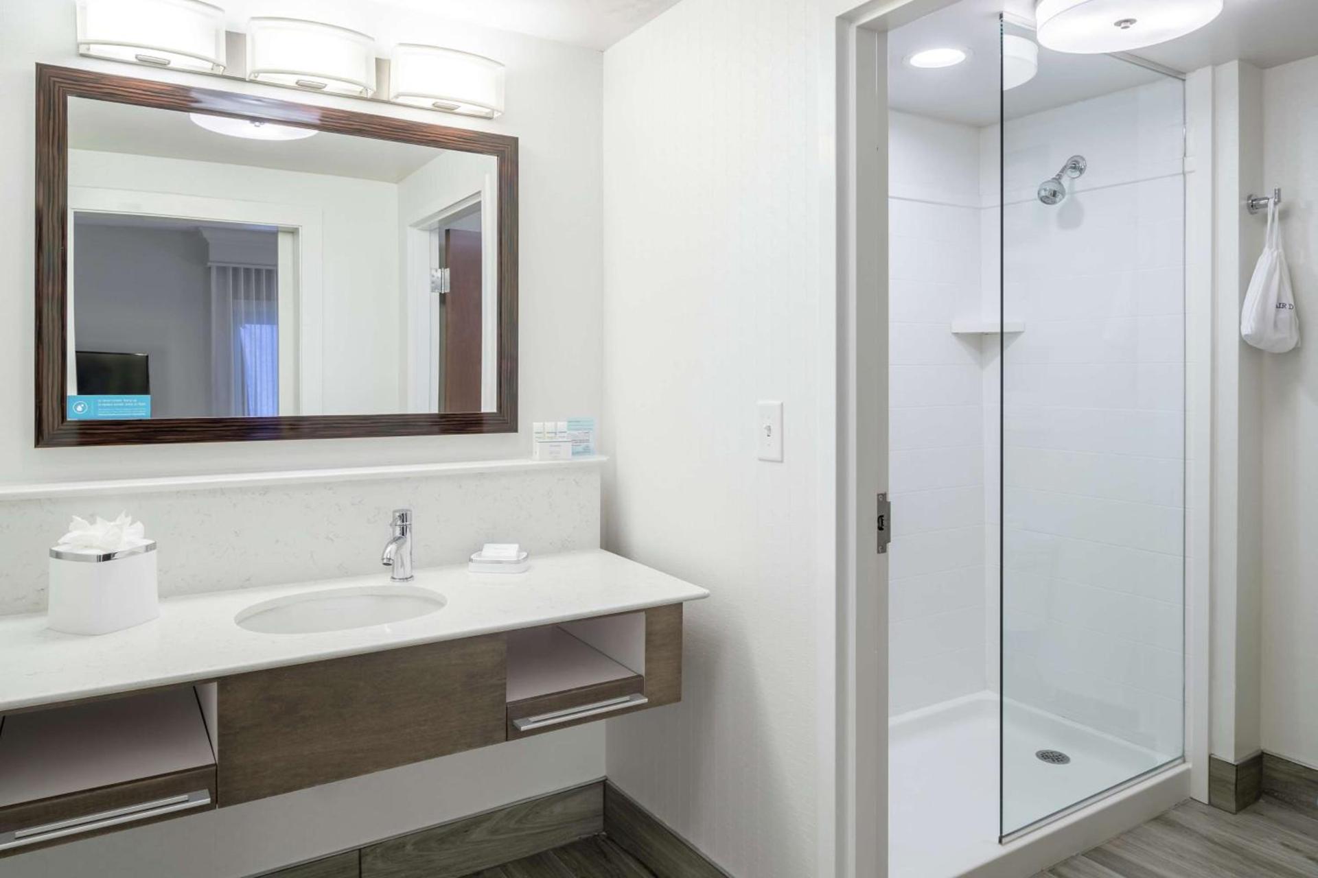 Hampton Inn & Suites by Hilton Atlanta Perimeter Dunwoody photo 17