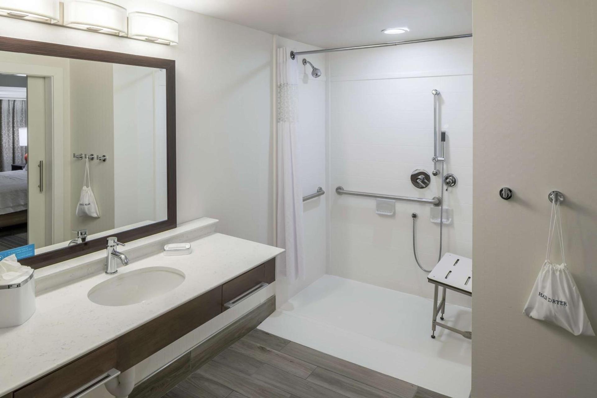 Hampton Inn & Suites by Hilton Atlanta Perimeter Dunwoody photo 18