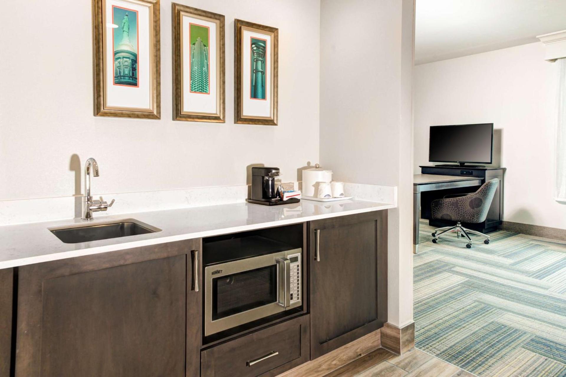 Hampton Inn & Suites by Hilton Atlanta Perimeter Dunwoody photo 39