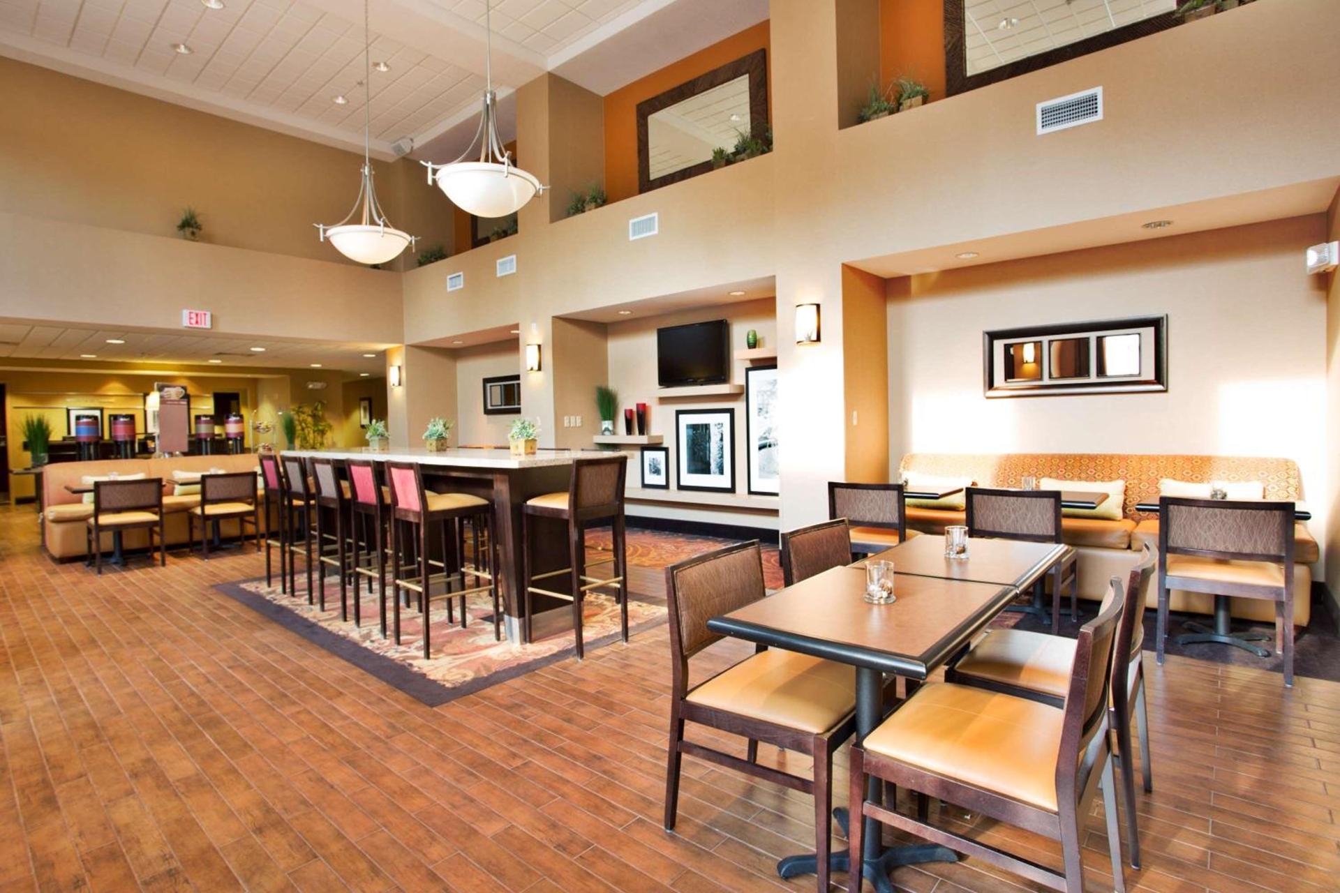 Hampton Inn & Suites Laurel photo 17