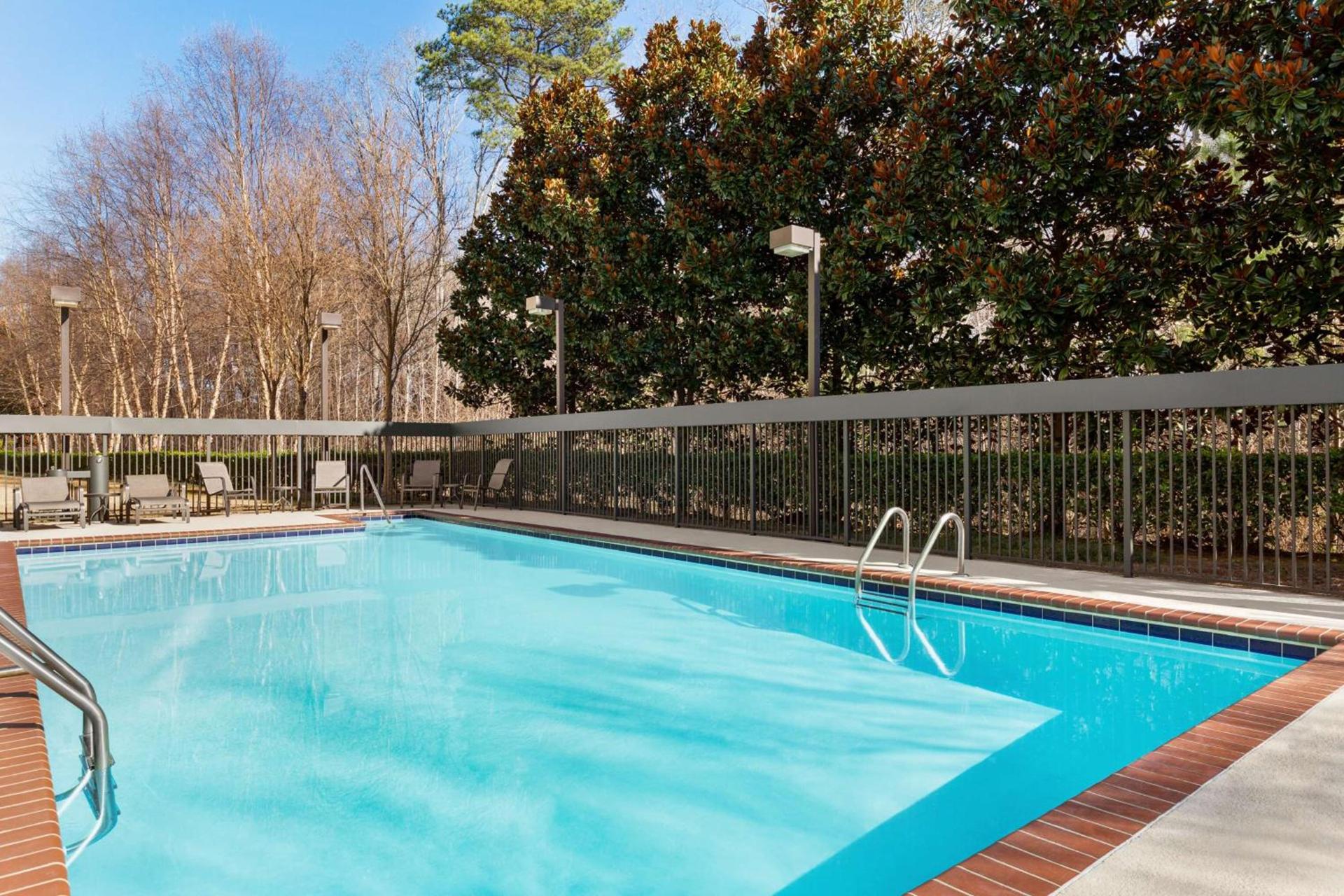 Hampton Inn & Suites Atlanta Airport West Camp Creek Pkwy photo 6