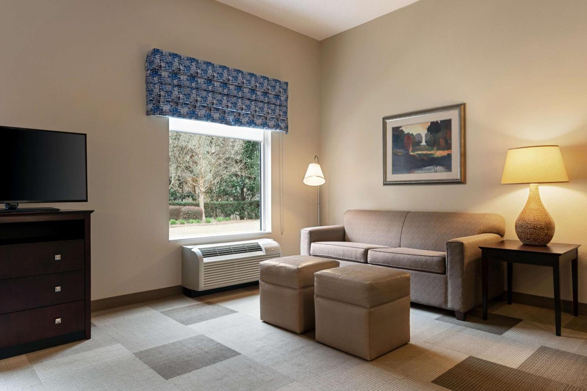 Hampton Inn & Suites Atlanta Airport West Camp Creek Pkwy photo 13