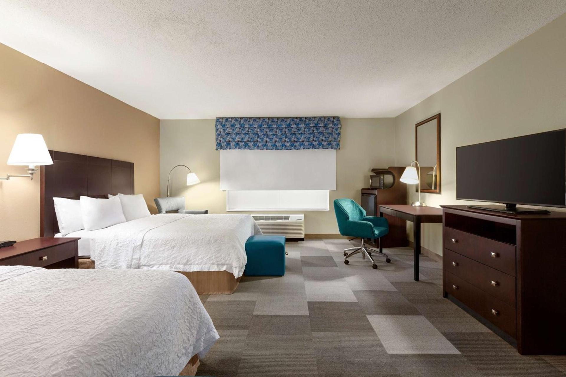 Hampton Inn & Suites Atlanta Airport West Camp Creek Pkwy photo 20