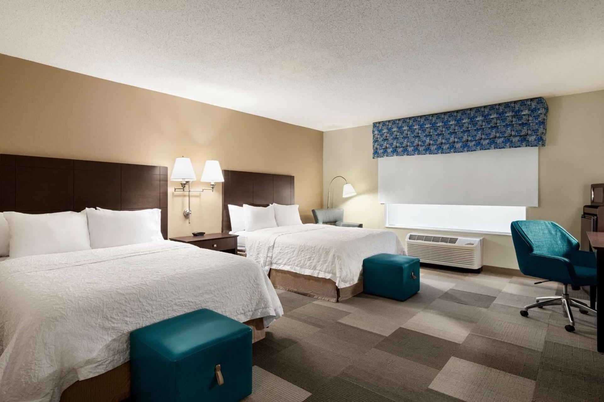Hampton Inn & Suites Atlanta Airport West Camp Creek Pkwy photo 21