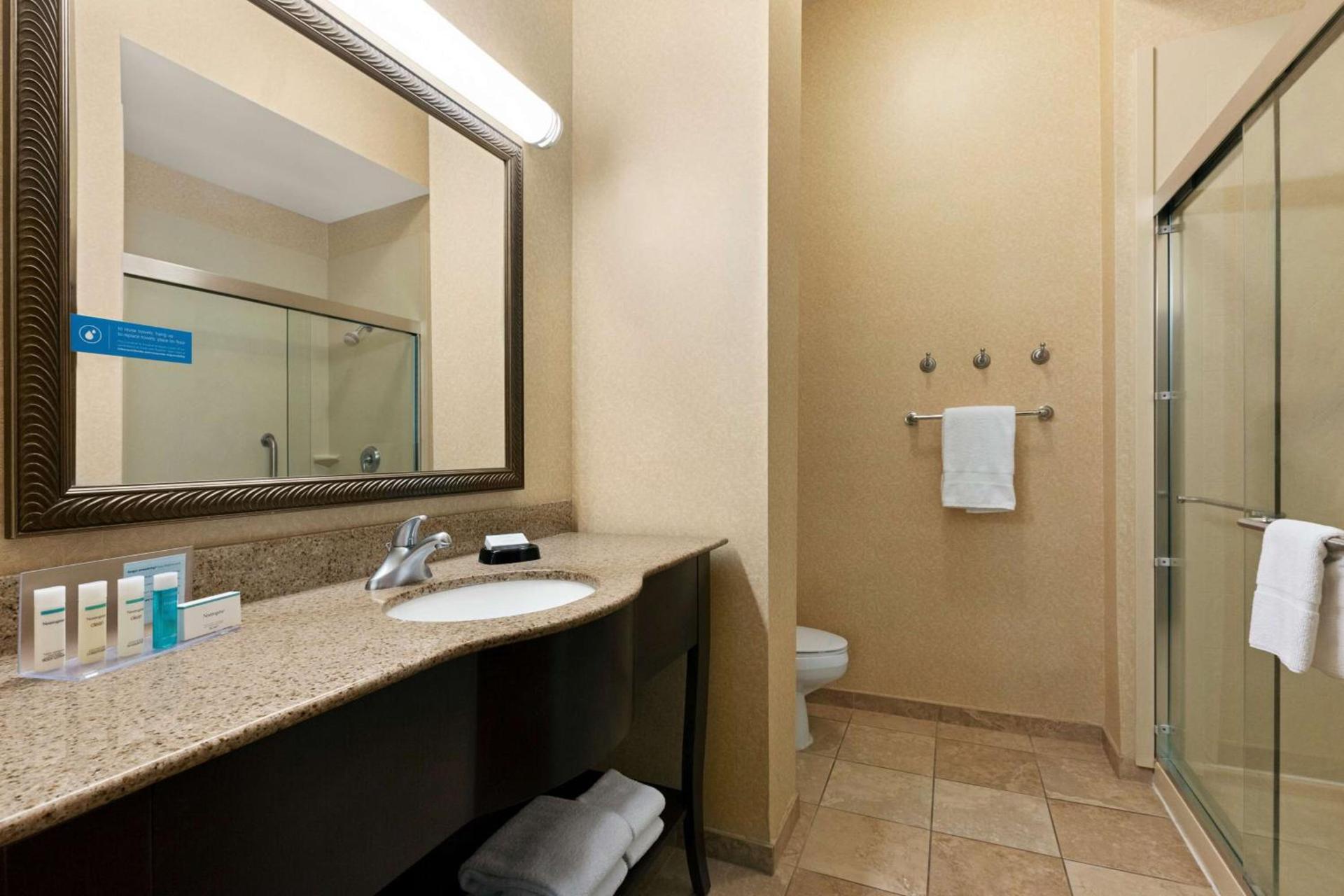 Hampton Inn & Suites Atlanta Airport West Camp Creek Pkwy photo 27