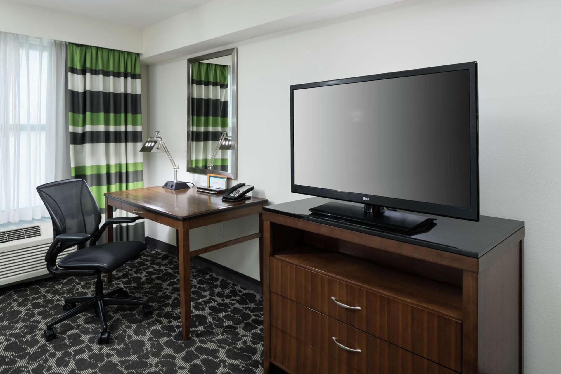Hilton Garden Inn Charleston Waterfront/Downtown photo 27
