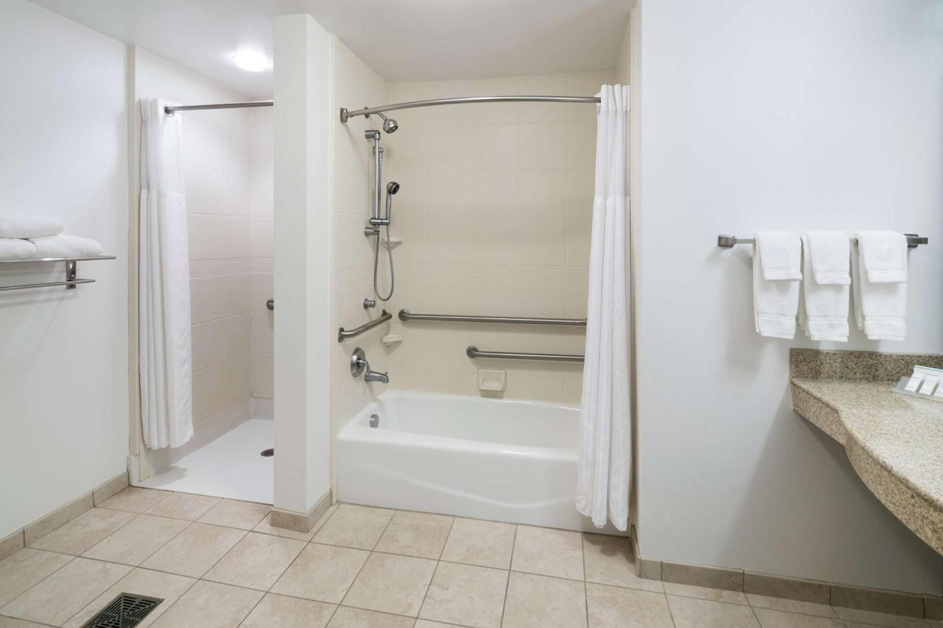 Hilton Garden Inn Dothan photo 14