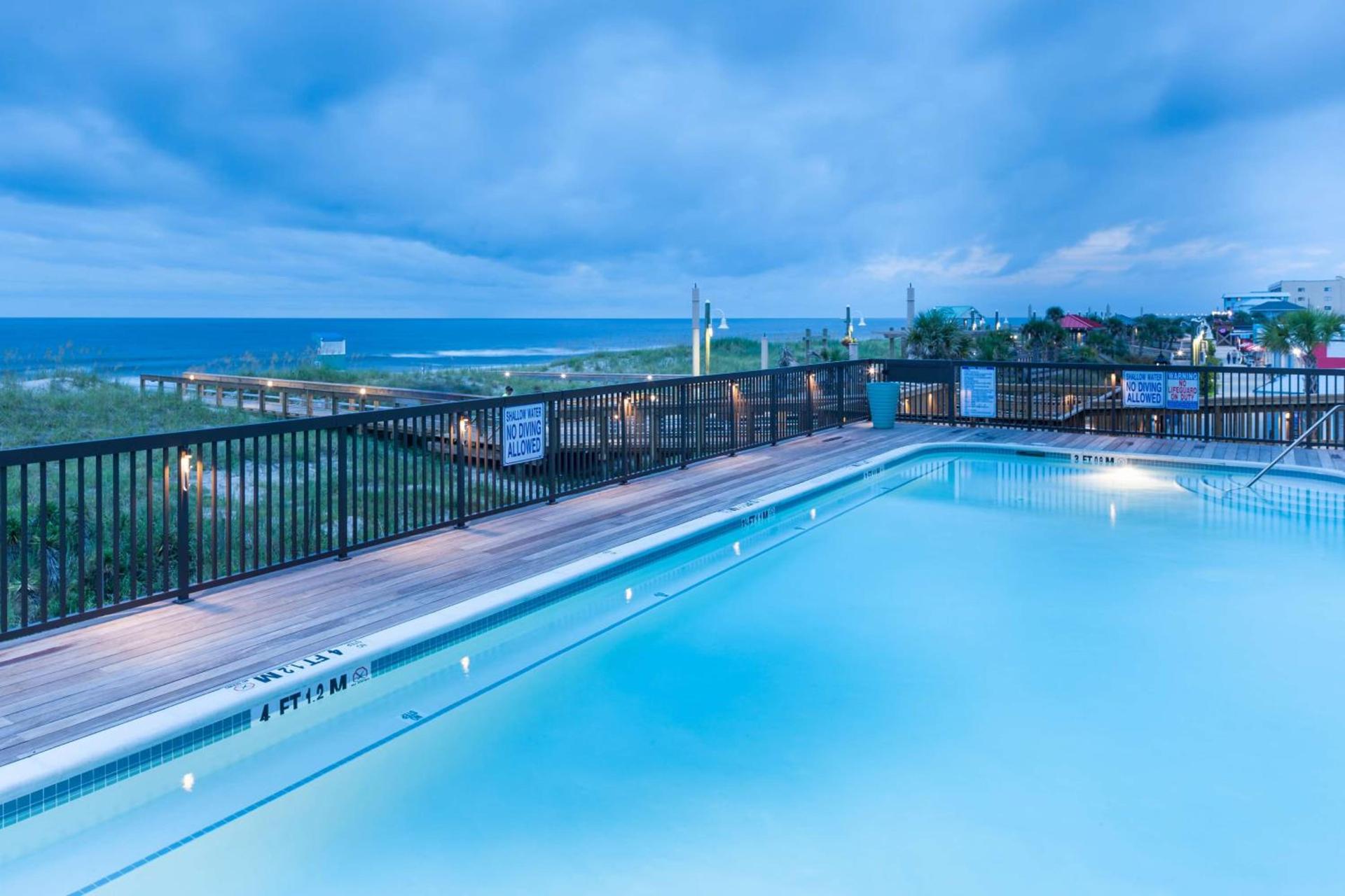 Hampton Inn & Suites by Hilton Carolina Beach Oceanfront photo 24