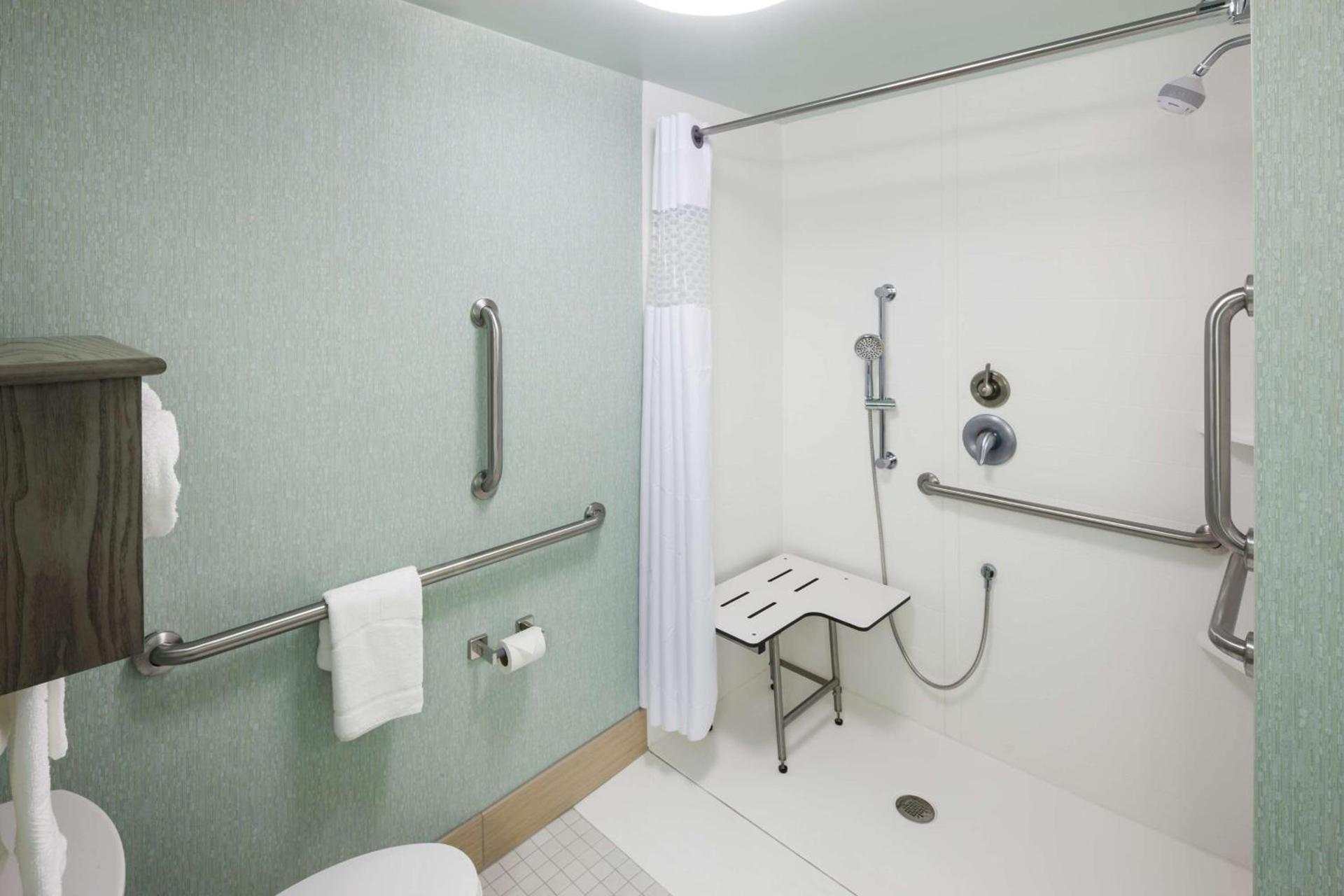 Hampton Inn & Suites by Hilton Carolina Beach Oceanfront photo 38