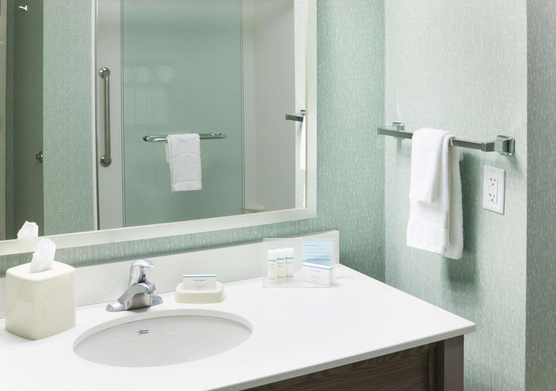 Hampton Inn & Suites by Hilton Carolina Beach Oceanfront photo 37