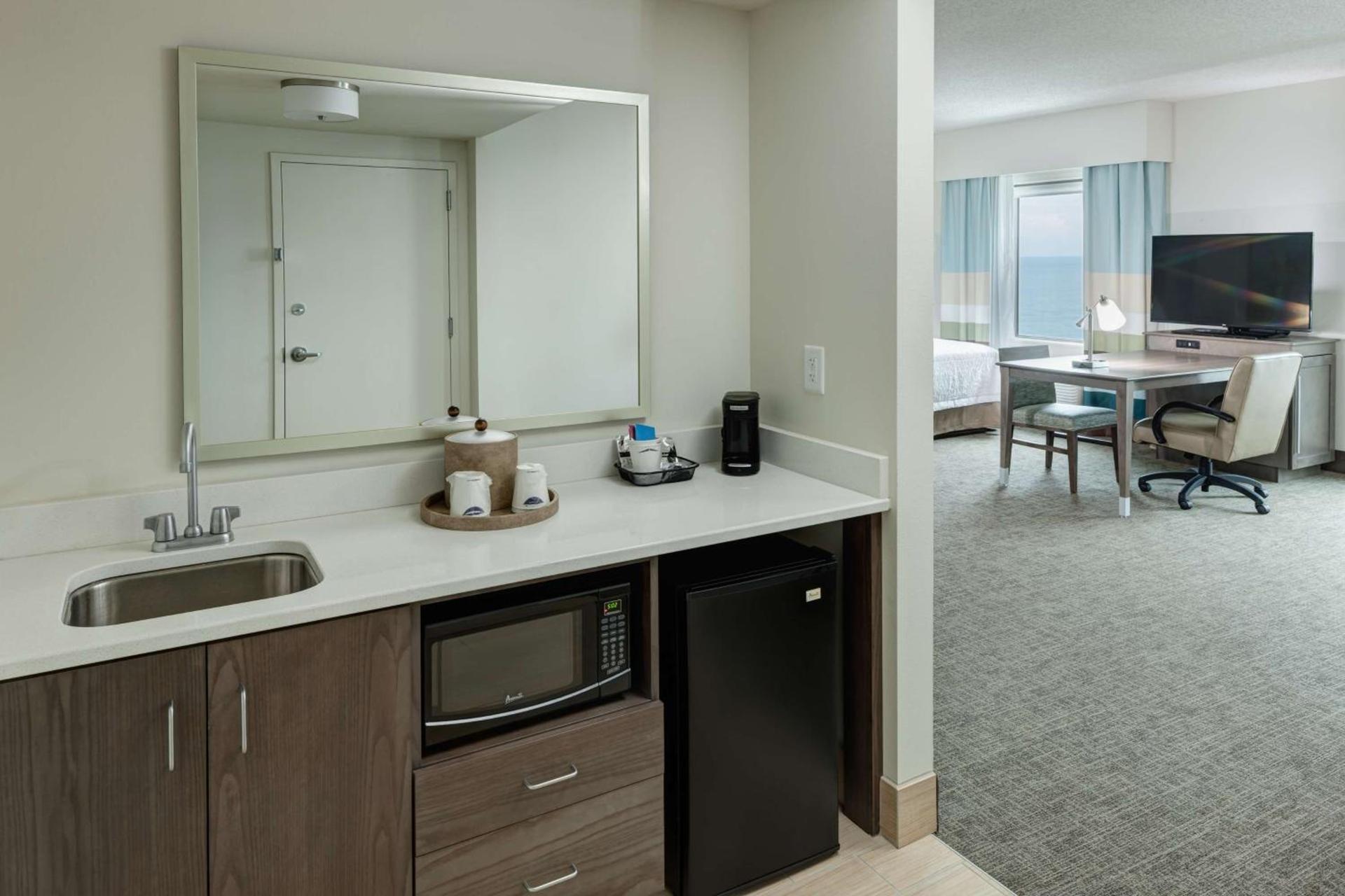 Hampton Inn & Suites by Hilton Carolina Beach Oceanfront photo 41