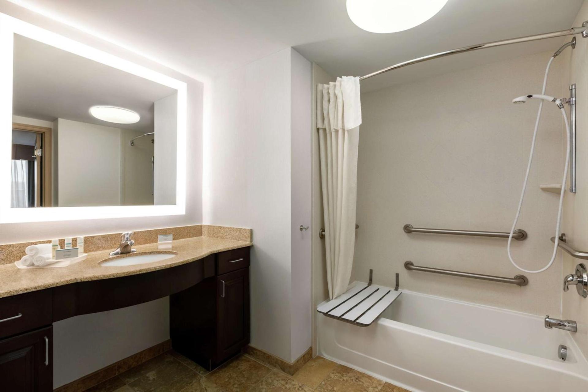 Homewood Suites by Hilton Macon-North photo 20