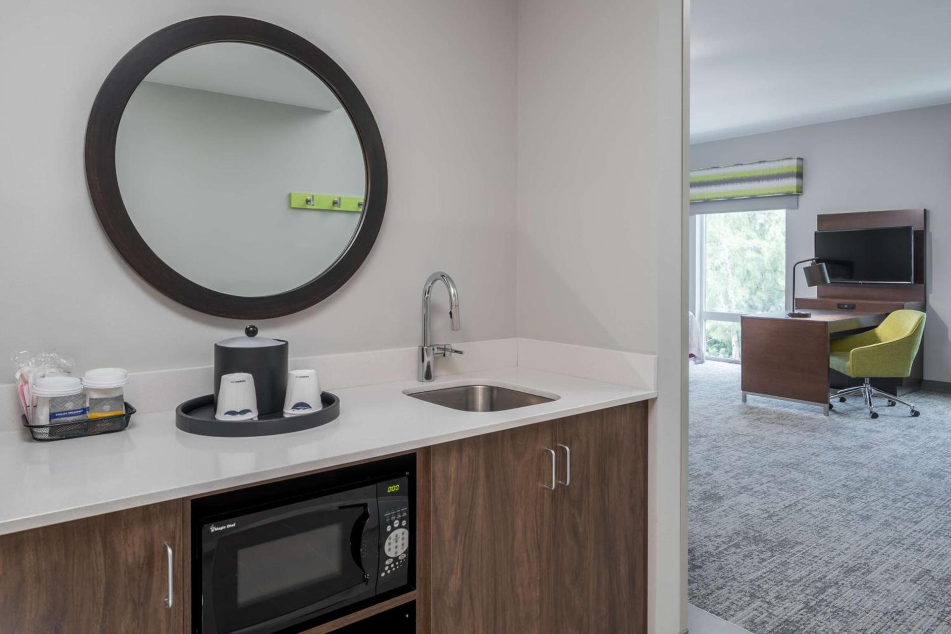 Hampton Inn & Suites Cape Canaveral Cruise Port, Fl photo 41