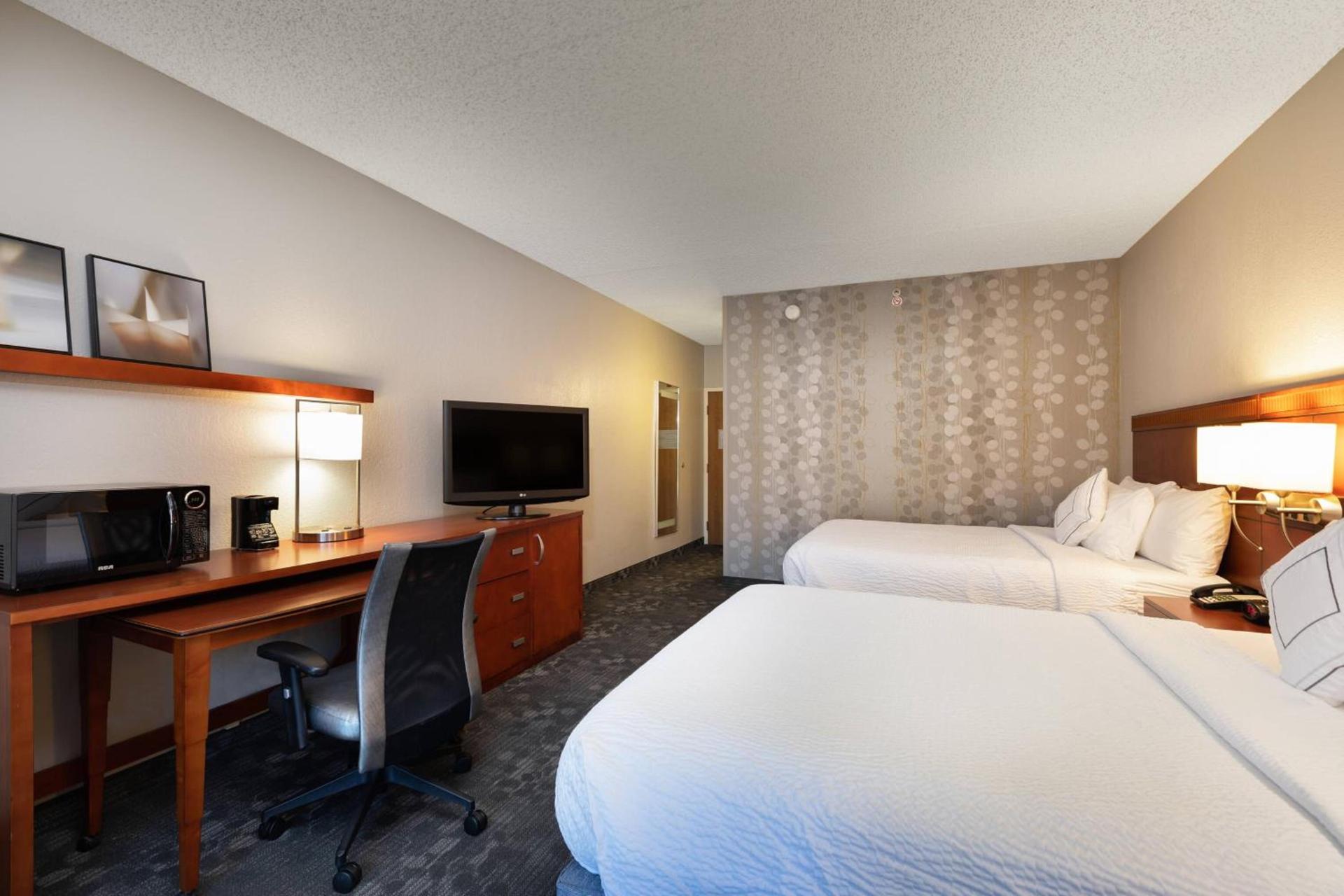 Courtyard by Marriott Dallas-Fort Worth/Bedford photo 10