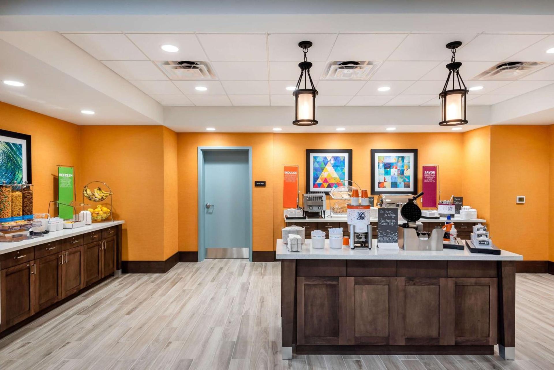 Hampton Inn Baltimore Bayview Campus photo 10