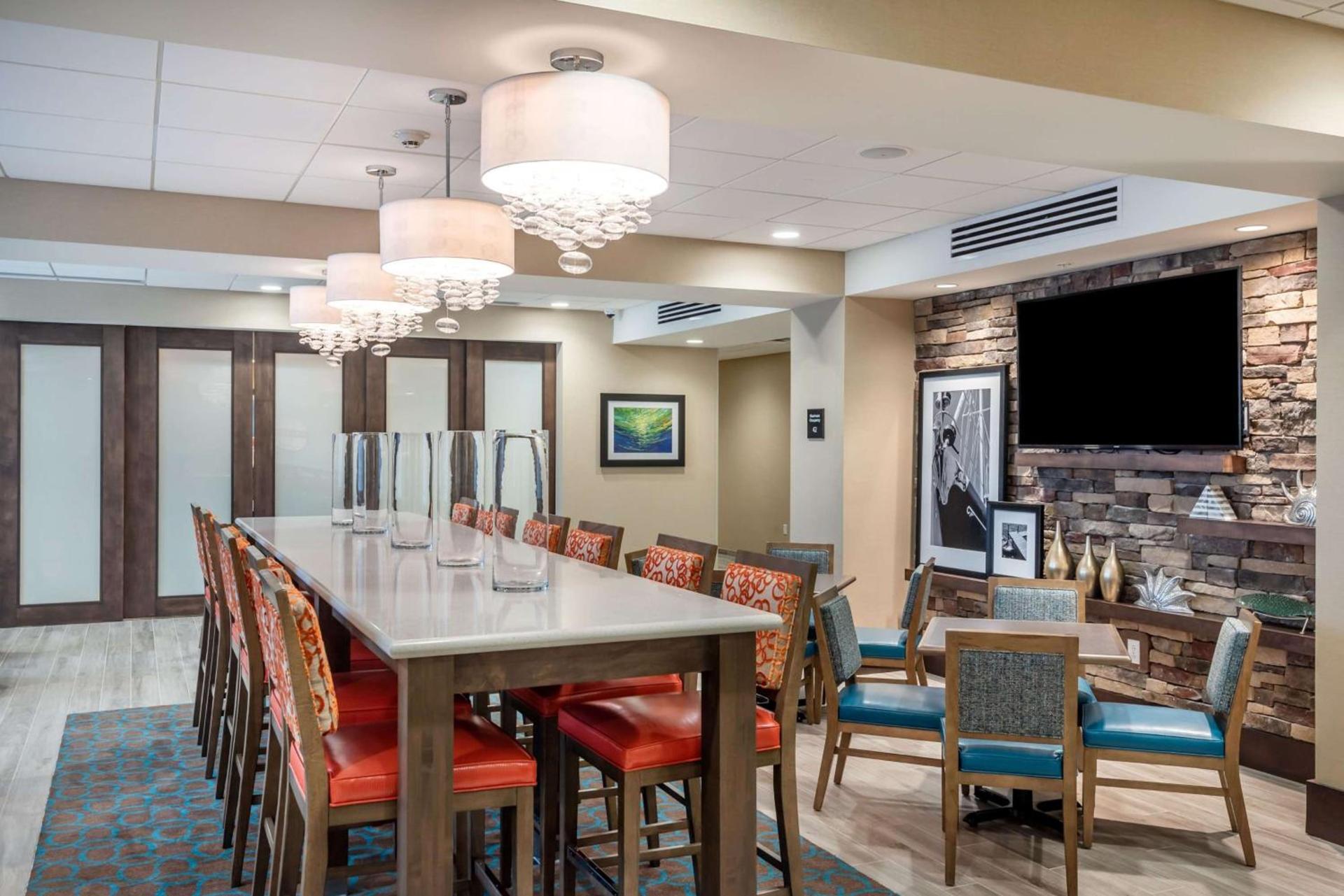 Hampton Inn Baltimore Bayview Campus photo 13