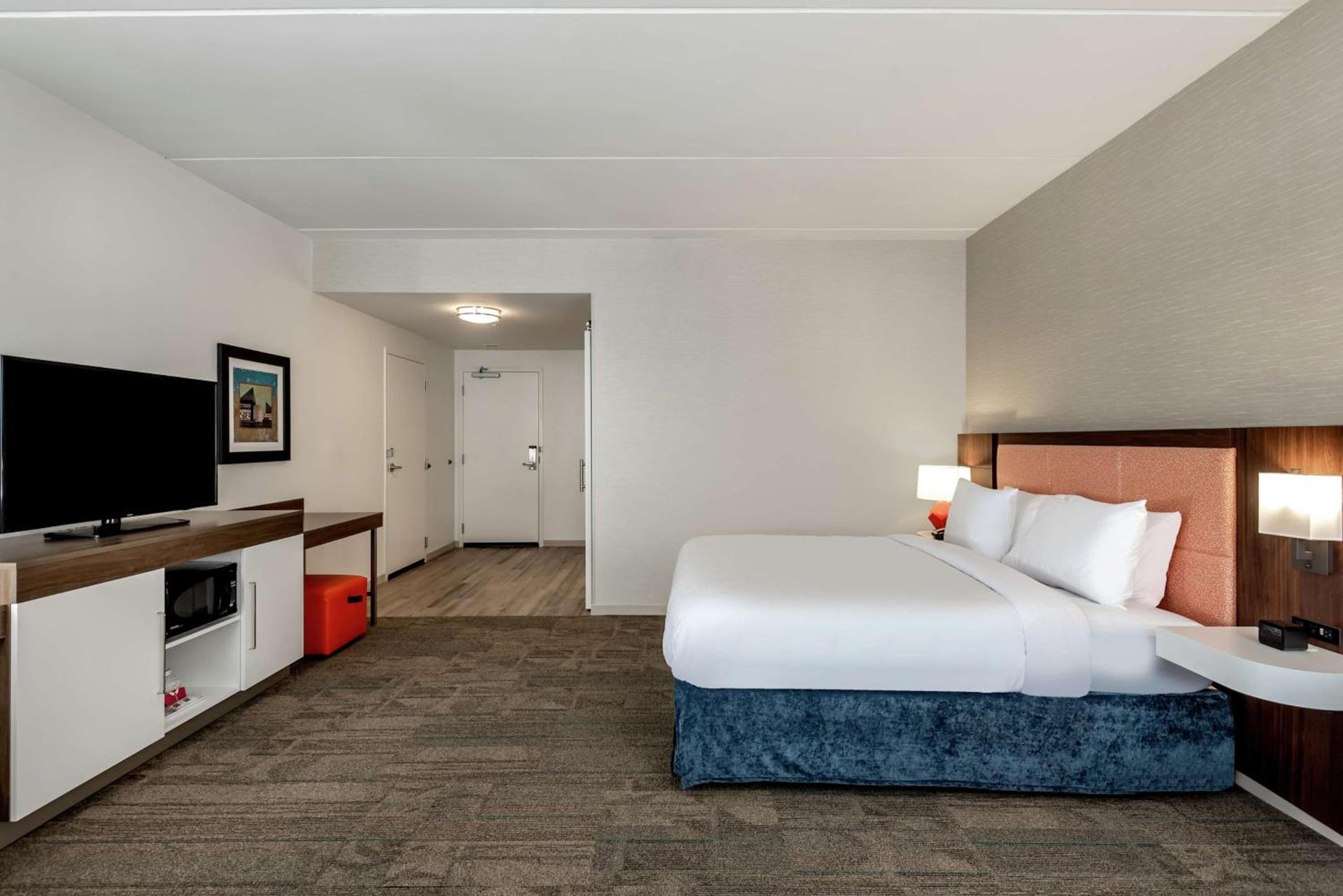 Hampton Inn Baltimore Bayview Campus photo 18