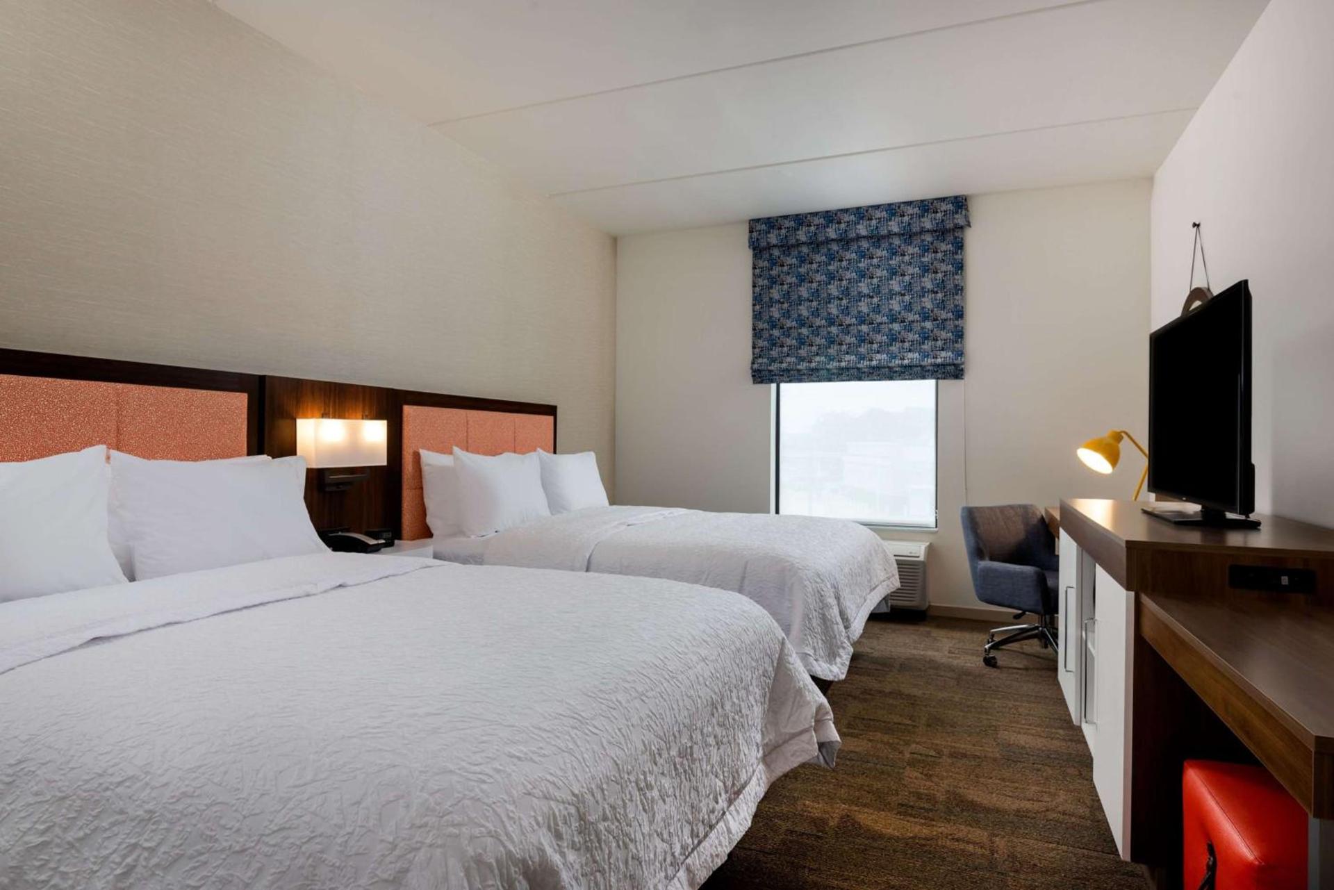 Hampton Inn Baltimore Bayview Campus photo 21