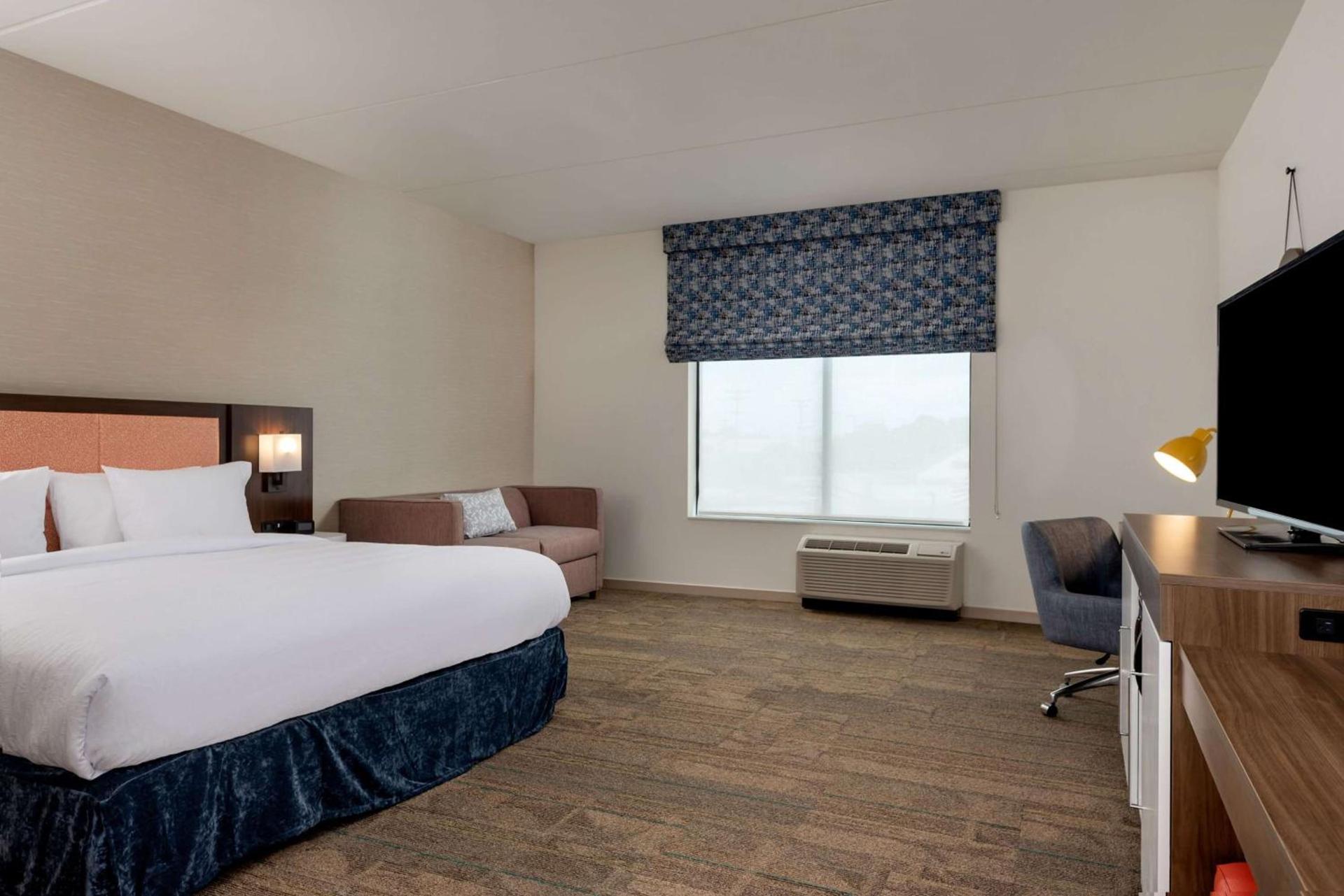 Hampton Inn Baltimore Bayview Campus photo 20