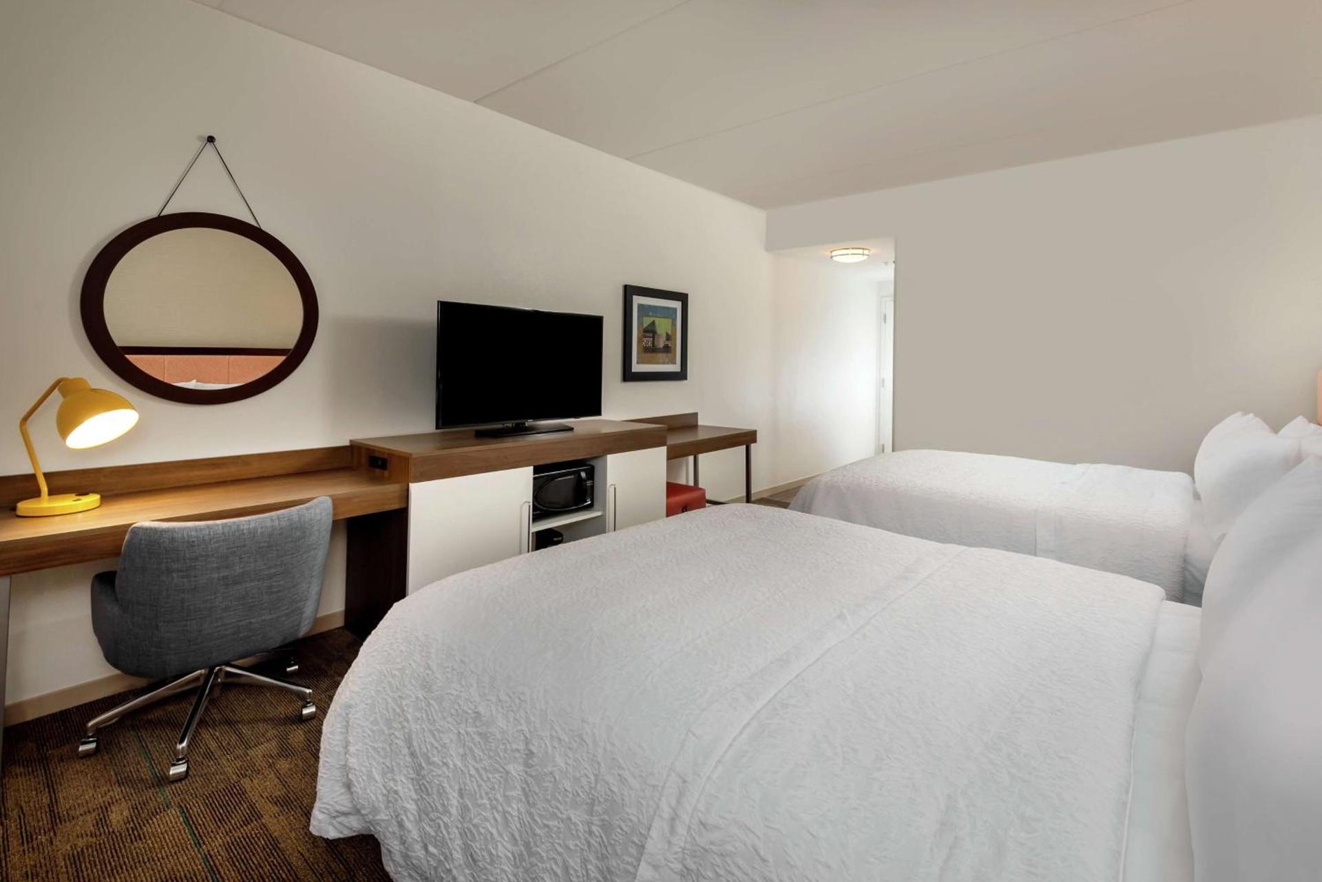 Hampton Inn Baltimore Bayview Campus photo 29