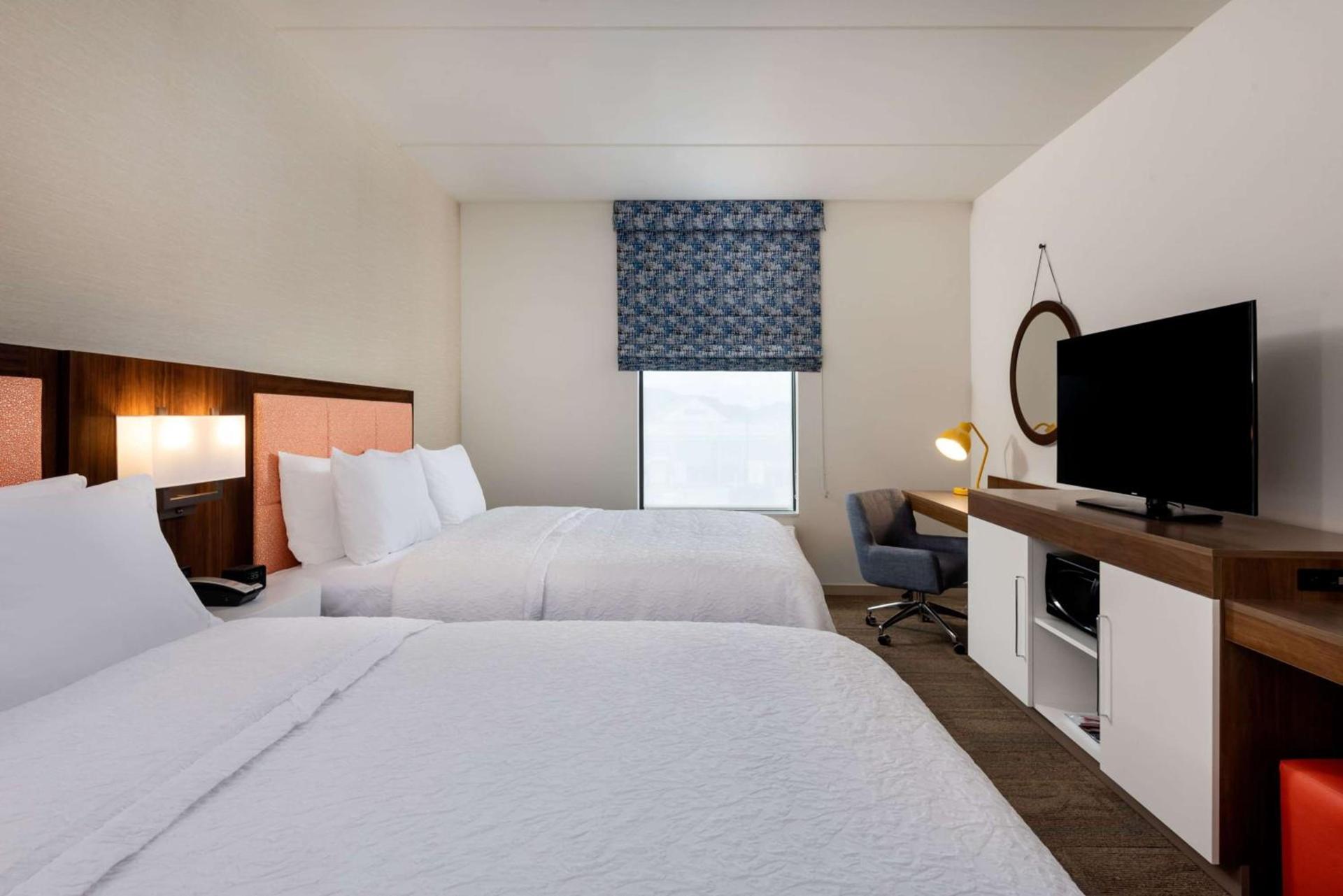 Hampton Inn Baltimore Bayview Campus photo 28