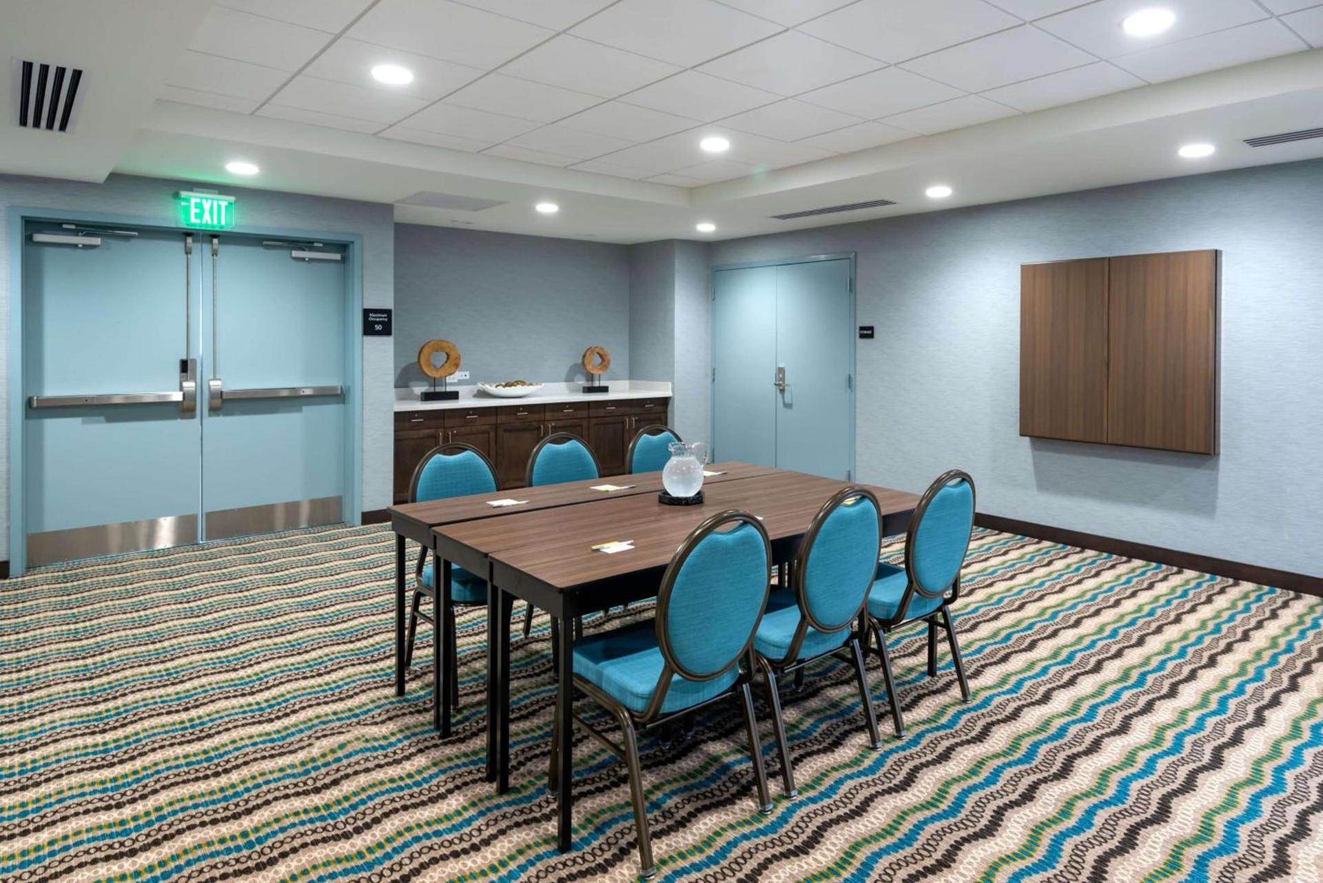 Hampton Inn Baltimore Bayview Campus photo 31